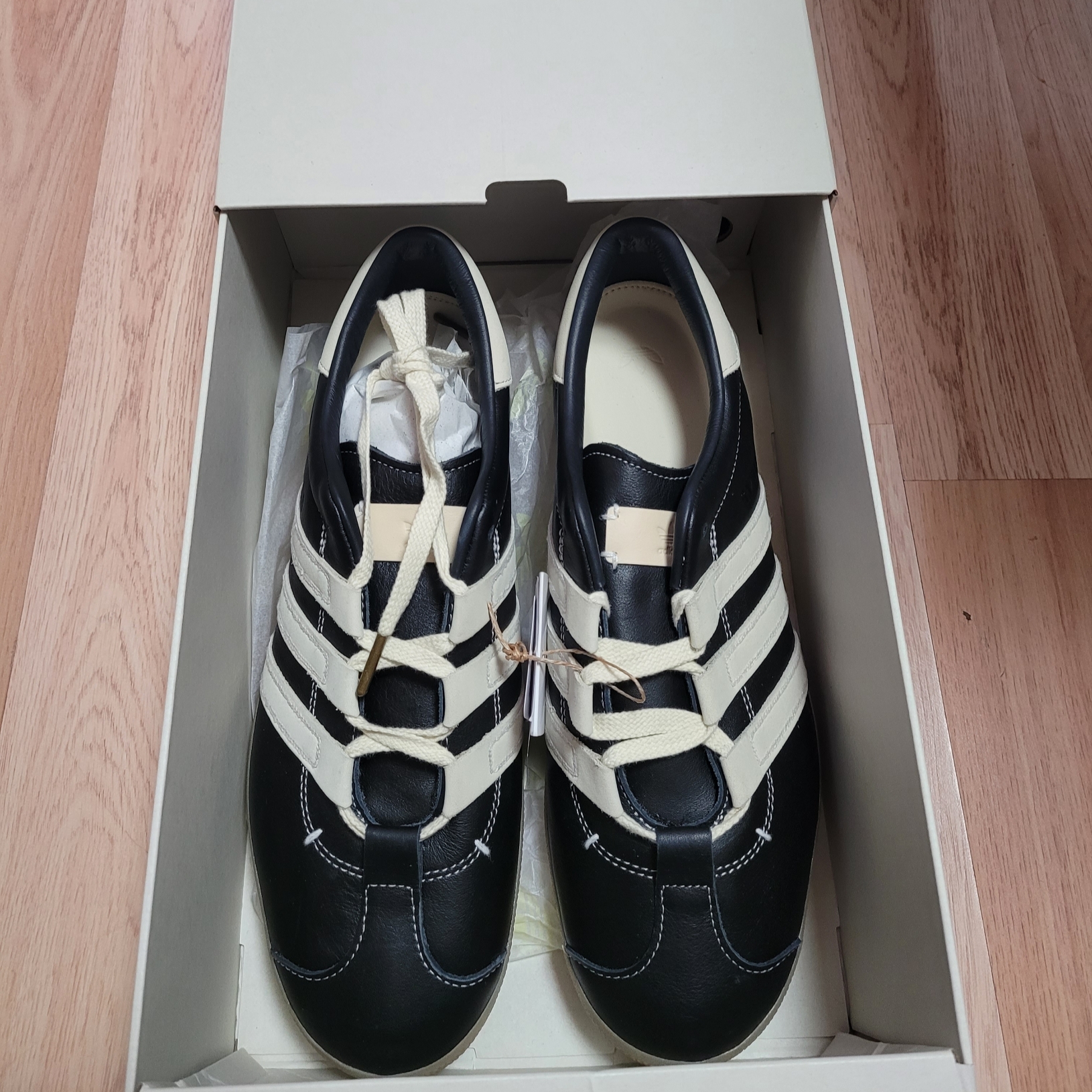 Adidas x Foot Industry Gazelle Core Black Cream White 착용 스타일 - 6