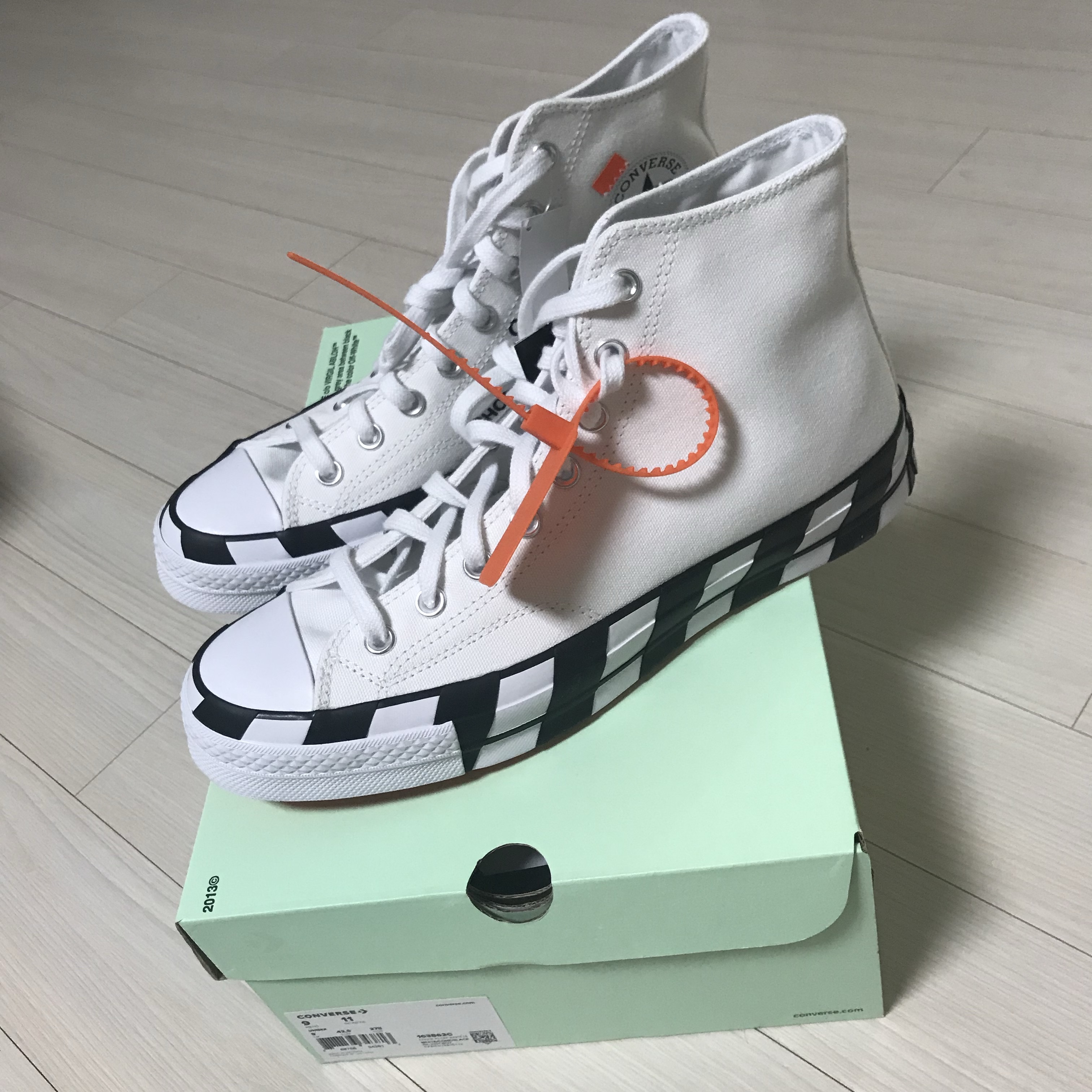 Converse x Off-White Chuck 70 High V2 2021 착용 스타일