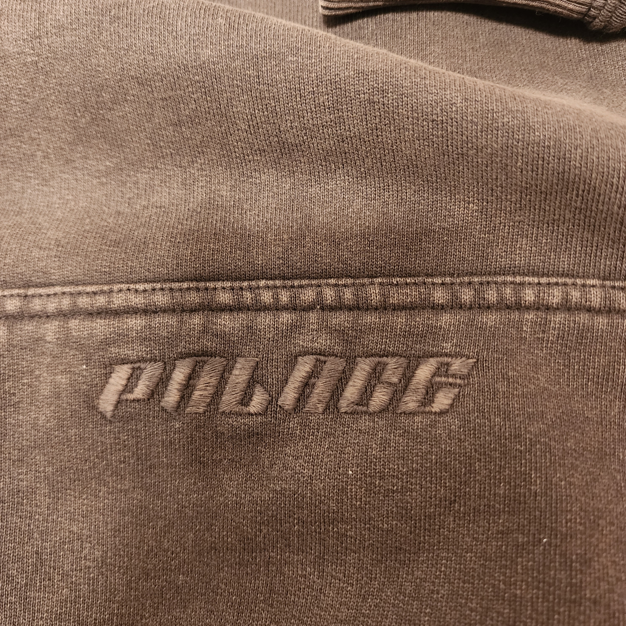 Palace Demon Hood Black - 23FW 착용 스타일 - 3