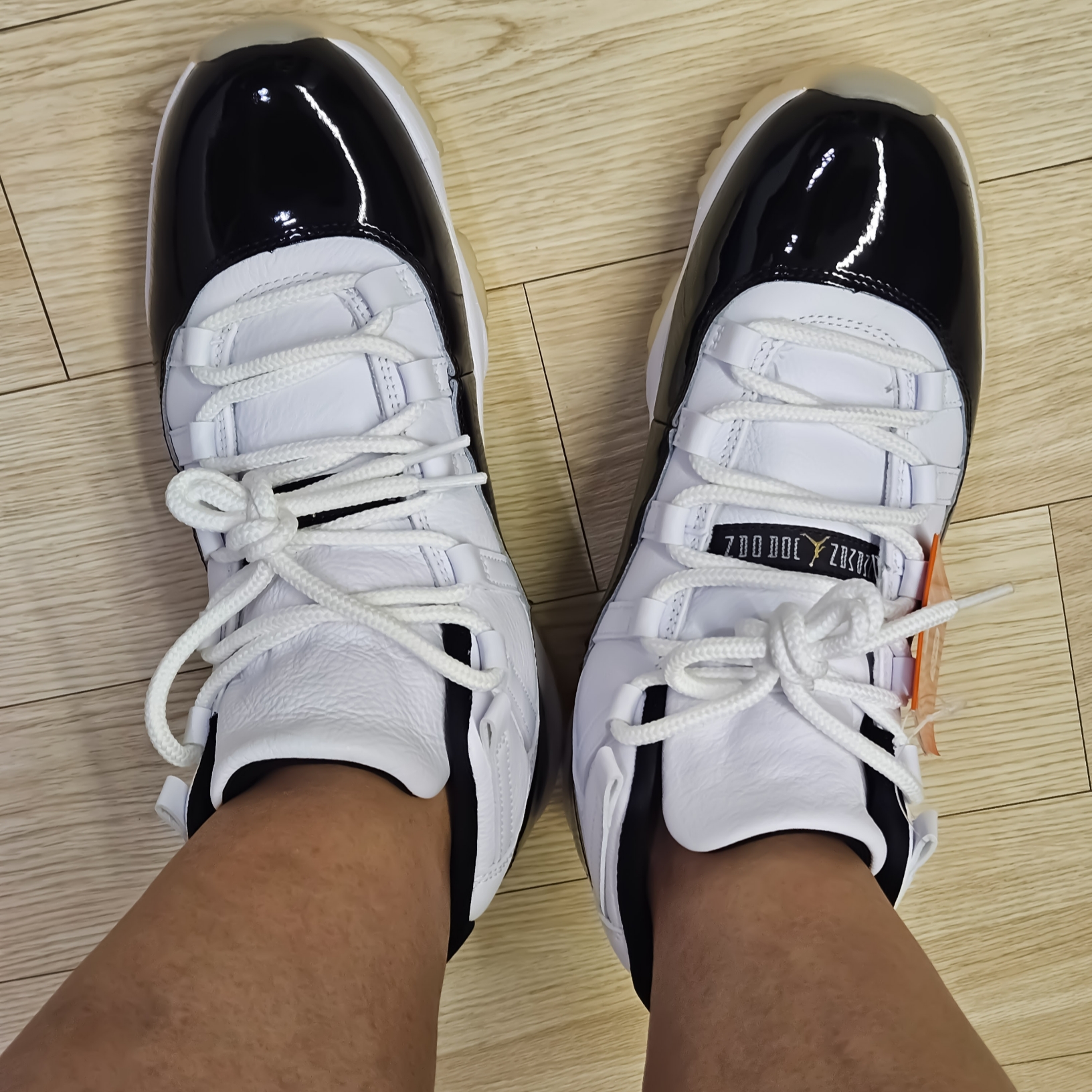 Jordan 11 Retro Gratitude 착용 스타일 - 2