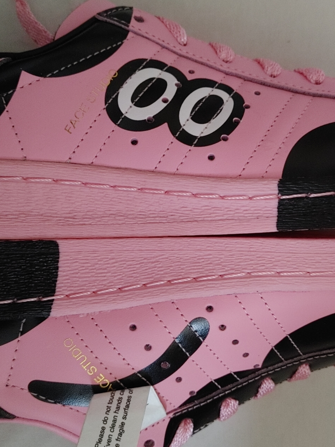 Adidas x Face Superstar 82 Light Pink Core Black 착용 스타일 - 1