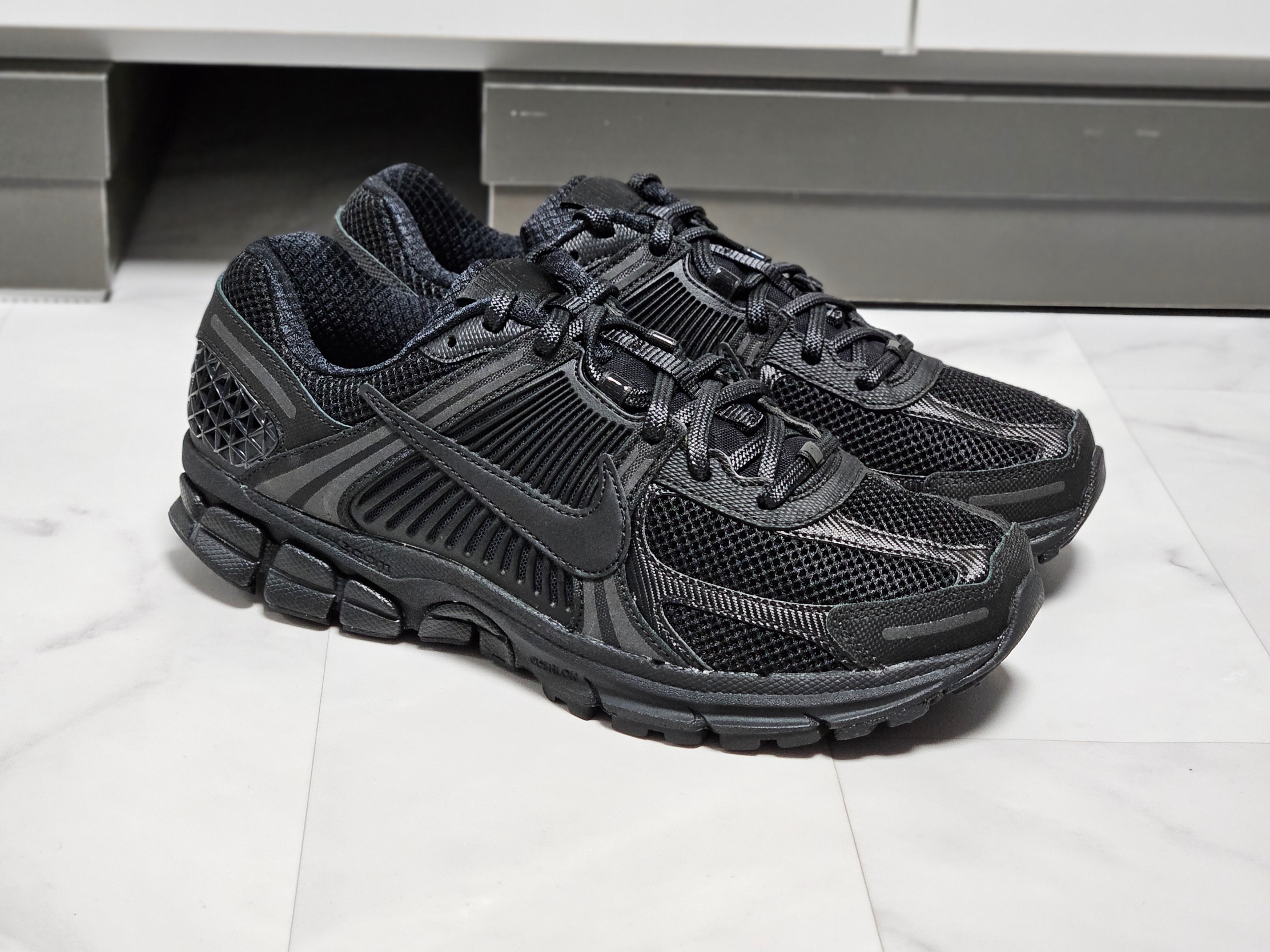 Nike Zoom Vomero 5 SP Black, Nike Zoom Vomero 5 SP Anthracite 2023 착용 스타일 - 7