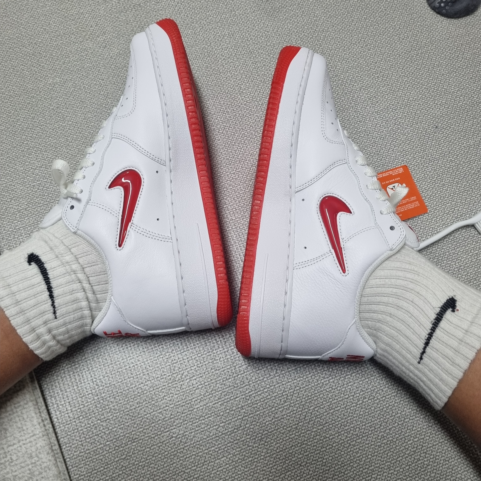 Nike Air Force 1 Low Color of The Month White Red 착용 스타일