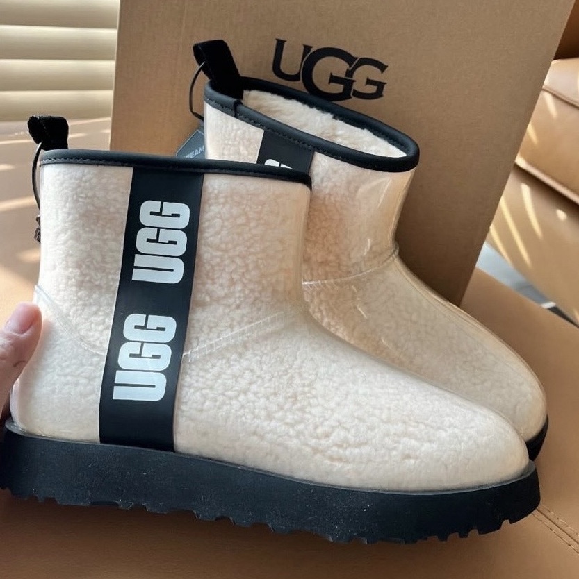 (W) UGG Classic Clear Mini Boots Natural Black 착용 스타일