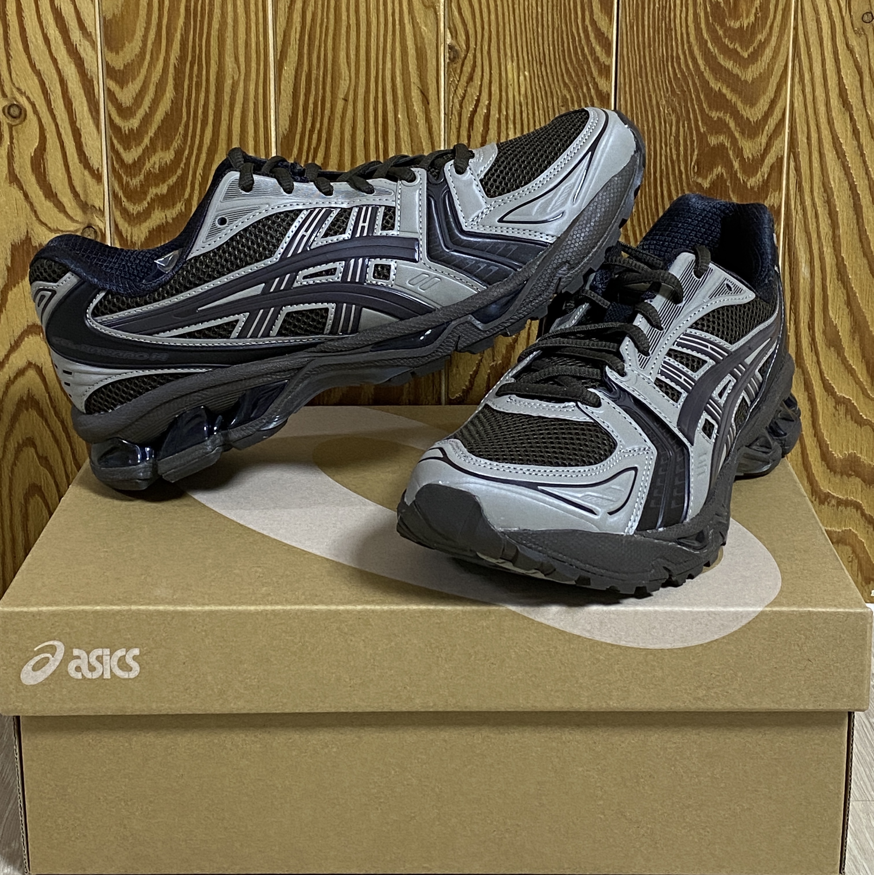 Asics x Atmos x Undermycar Gel-Kayano 14 Pepper Black 착용 스타일