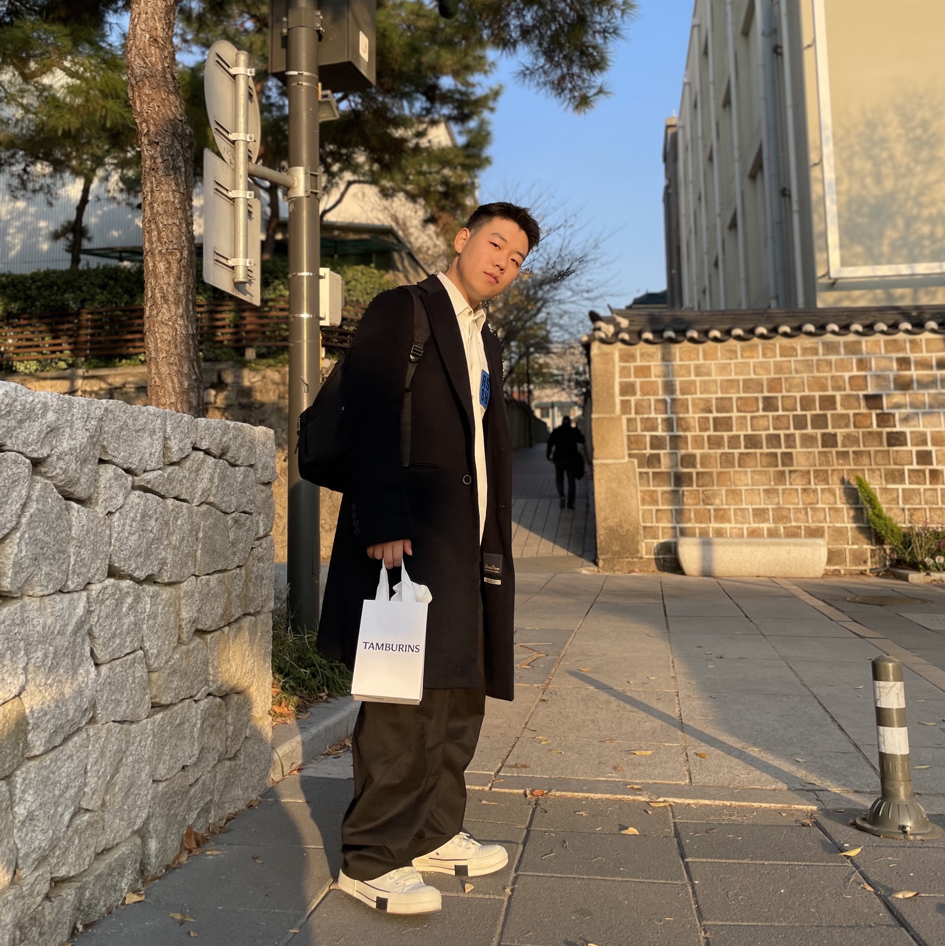 Converse x Drkshdw Drkstr Chuck 70 High Lily White, Zara x Ader Error Tapered Trousers Black 착용 스타일 - 1