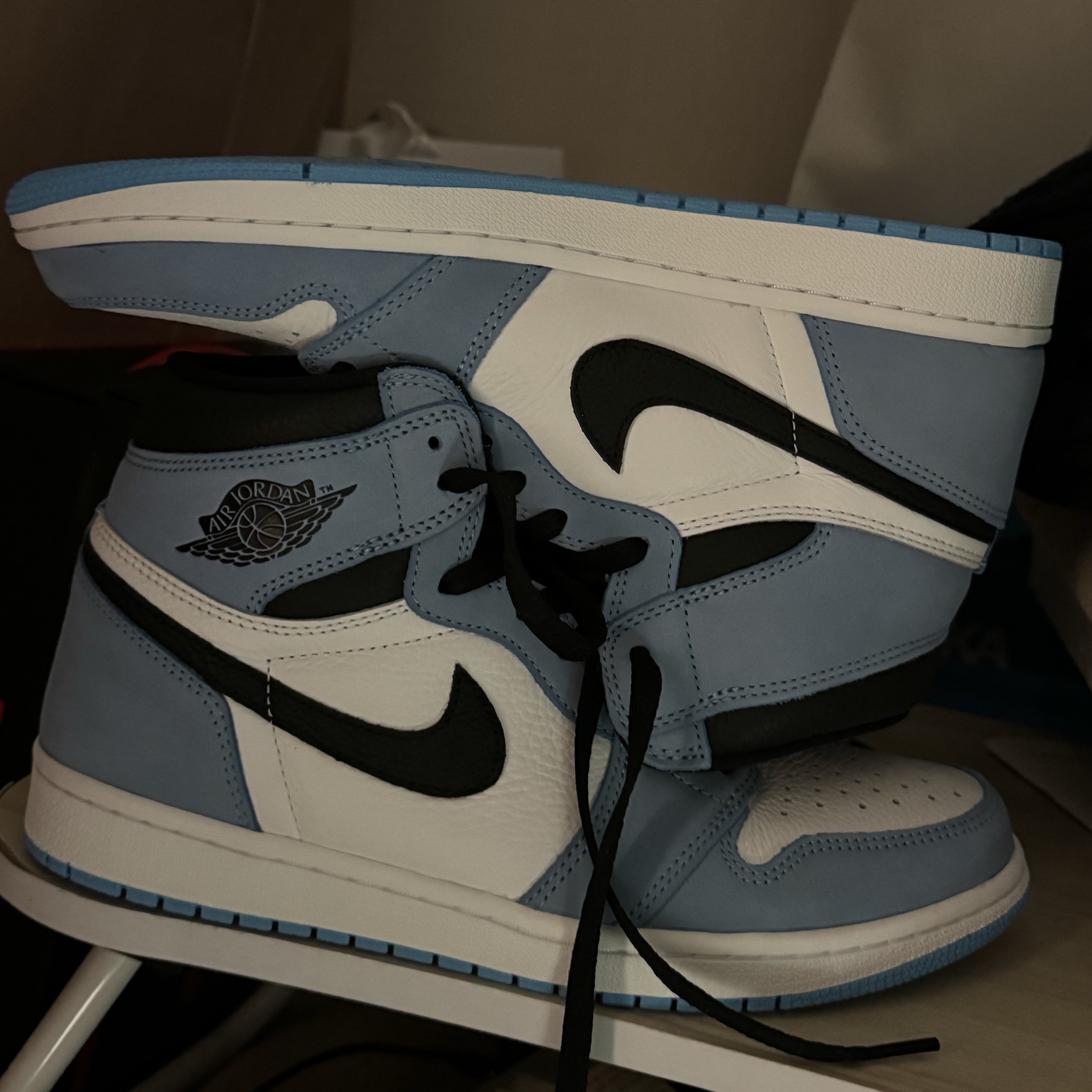 Jordan 1 Retro High OG University Blue 착용 스타일