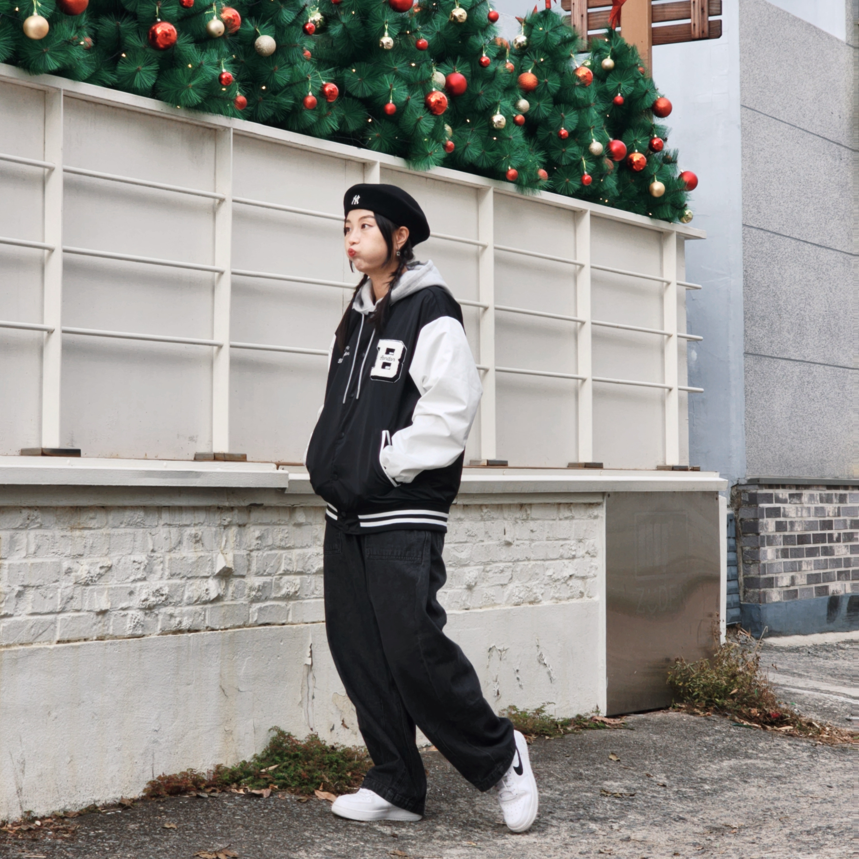 Nike Air Force 1 '07 White Black, (W) Nike Air Force 1 '07 White Black 착용 스타일 - 2