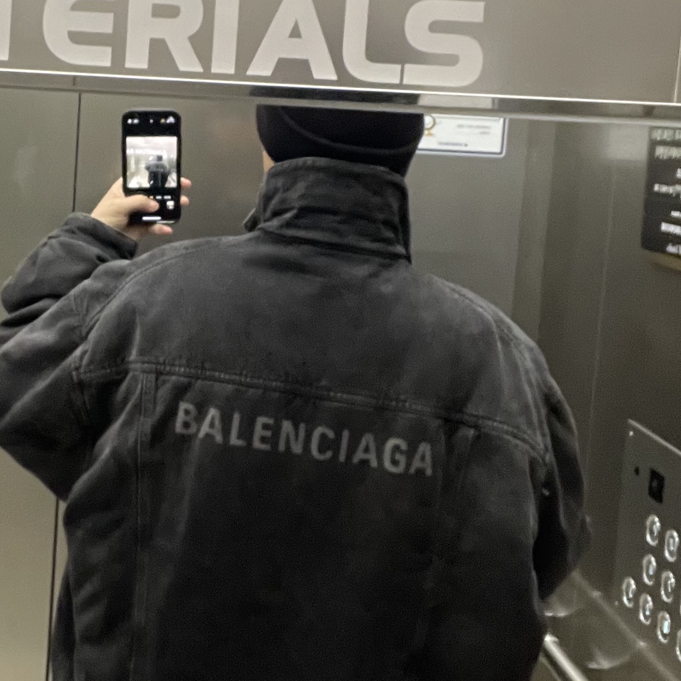 Balenciaga Mirror Padded Denim Jacket Dark Grey 착용 스타일