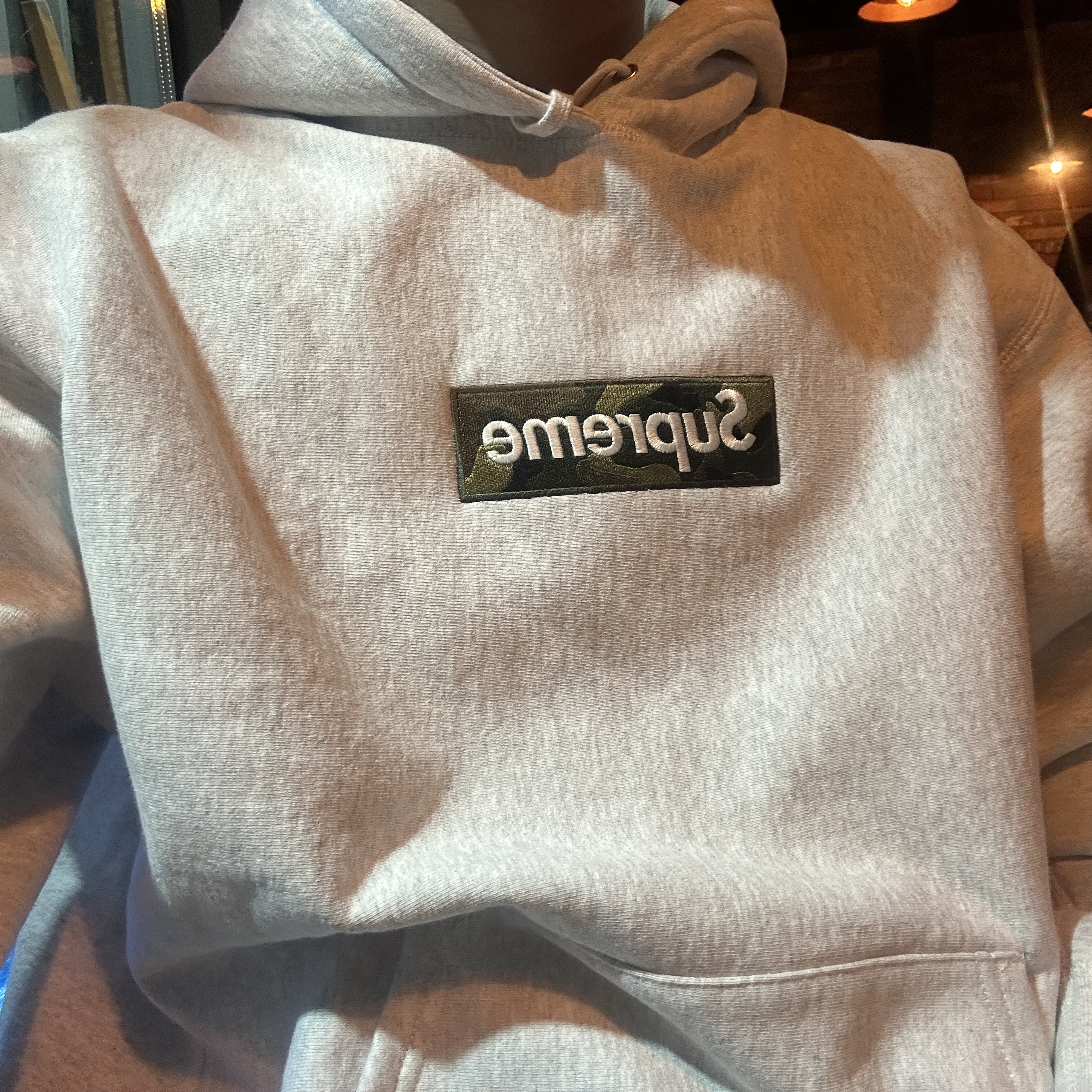 Supreme Box Logo Hooded Sweatshirt Ash Grey - 23FW 착용 스타일 - 1
