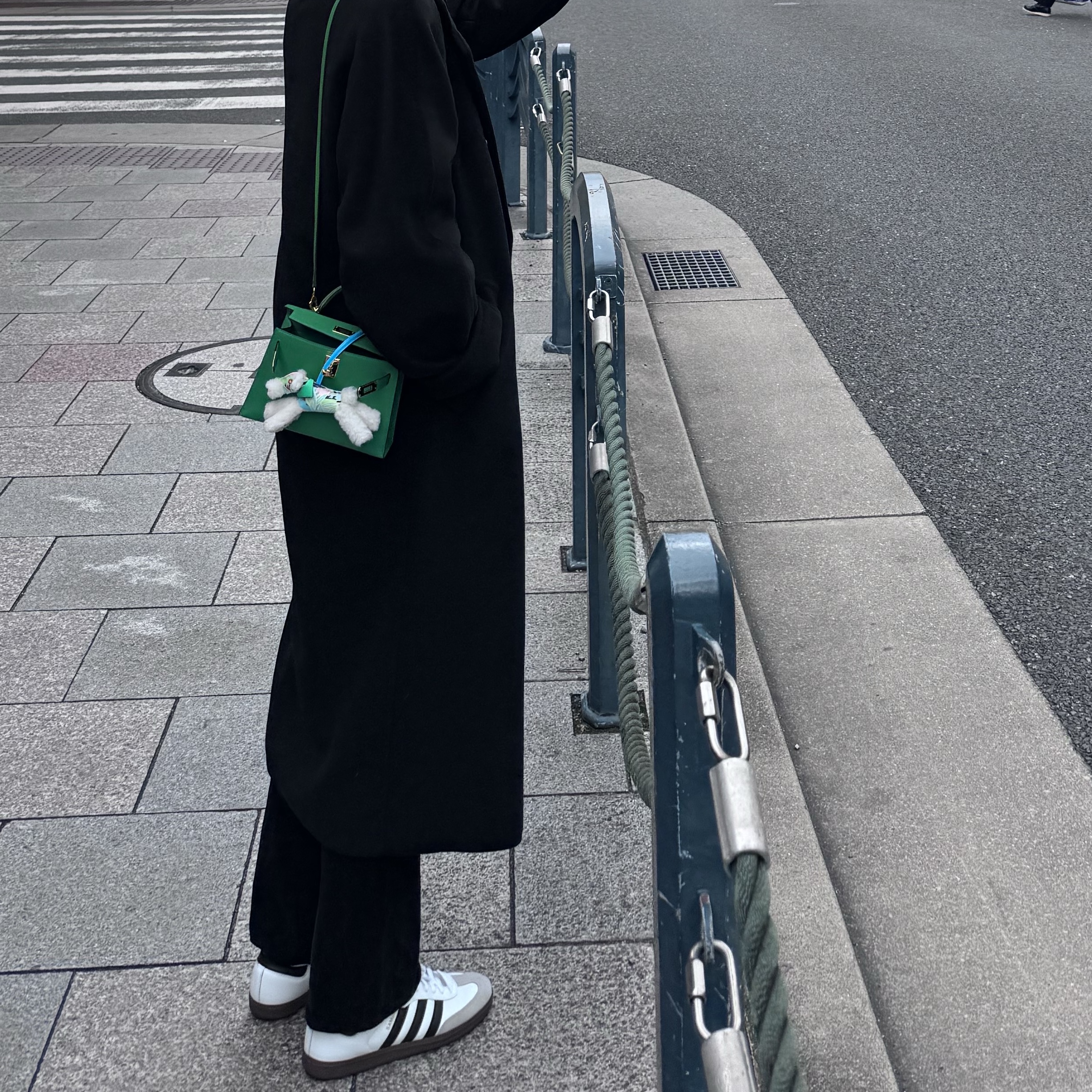 Adidas Samba OG Cloud White, (W) Max Mara Madame 101801 Icon Coat Black 착용 스타일 - 1