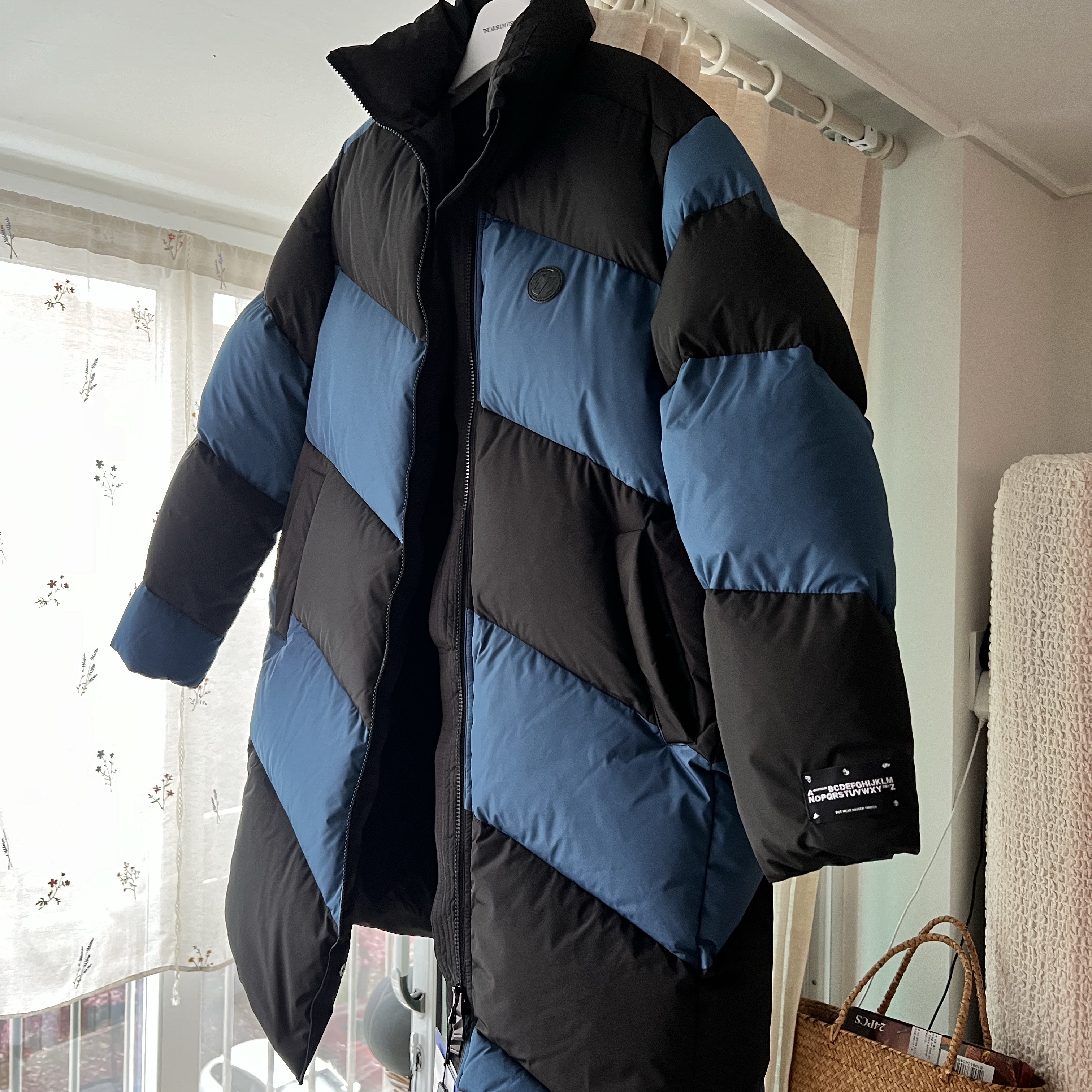 Zara x Ader Error Oversize Long Puffer Jacket Blue Black 착용 스타일