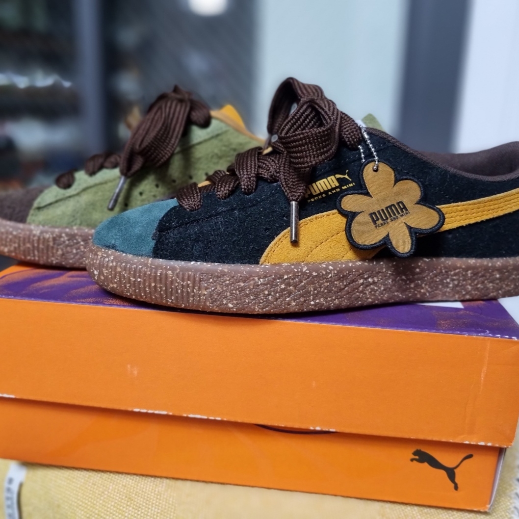 Puma x P.A.M Suede VTG Dark Chocolate 착용 스타일 - 1