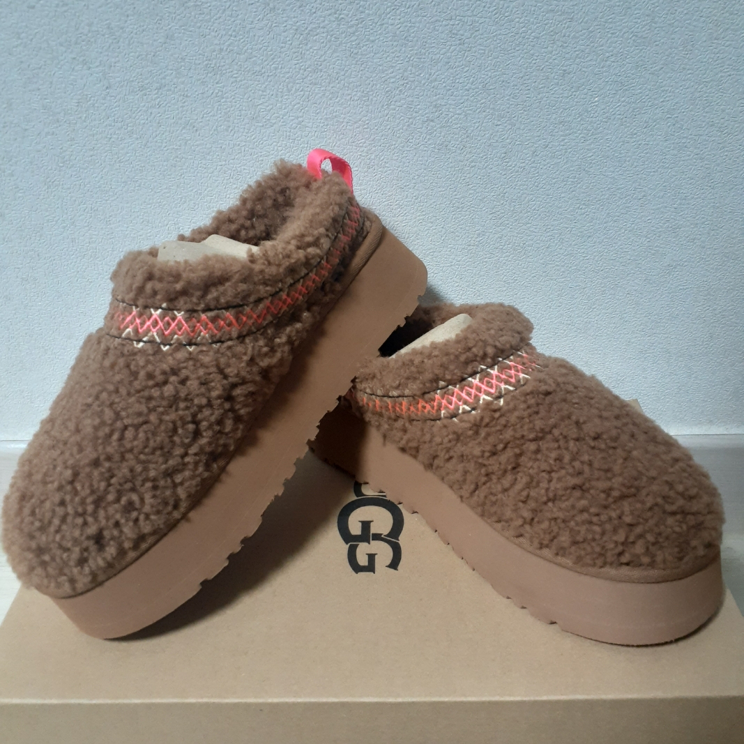 (W) UGG Tazz Braid Hardwood 착용 스타일