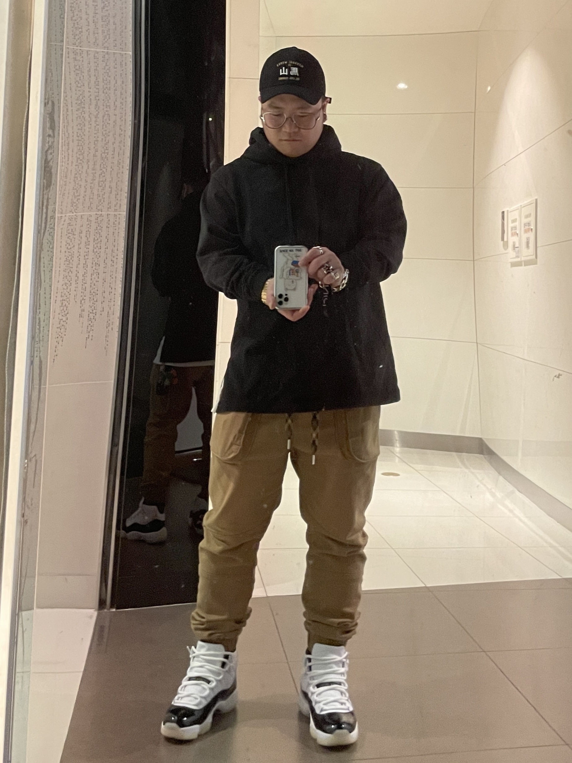 Jordan 11 Retro Gratitude 착용 스타일 - 1