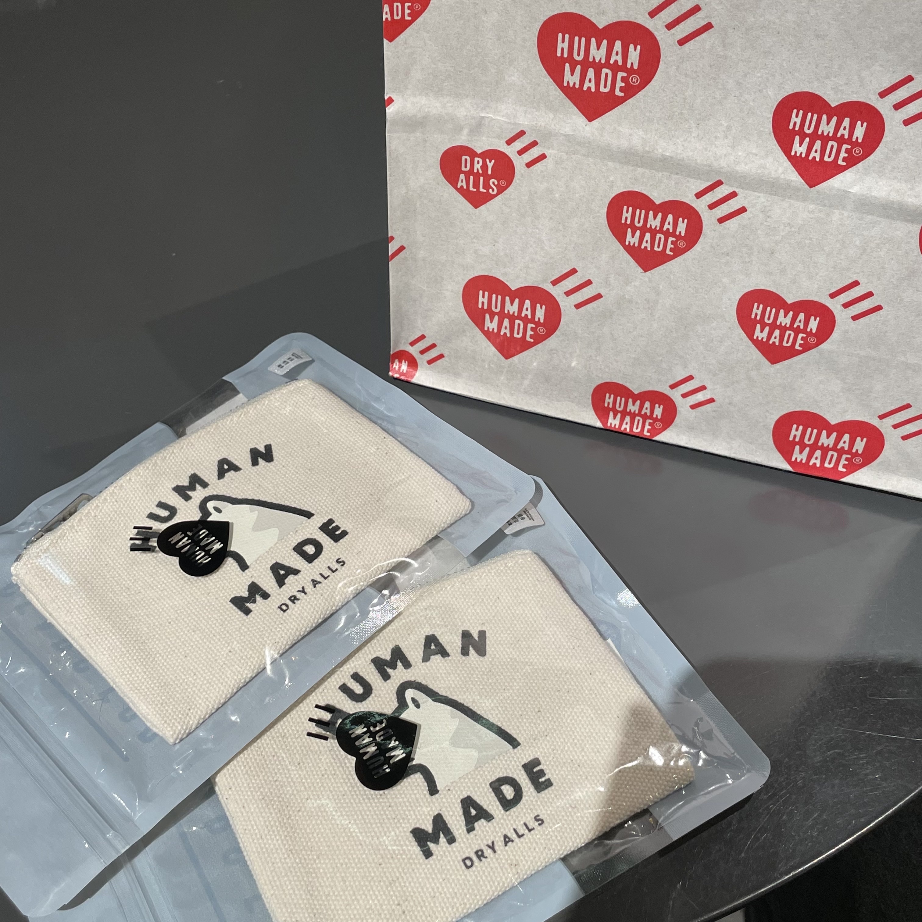 Human Made Worksout 20th Anniversary Jindo Dog Graphic T-Shirt Black, Human Made Worksout 20th Anniversary Jindo Dog Card Case White 착용 스타일 - 8