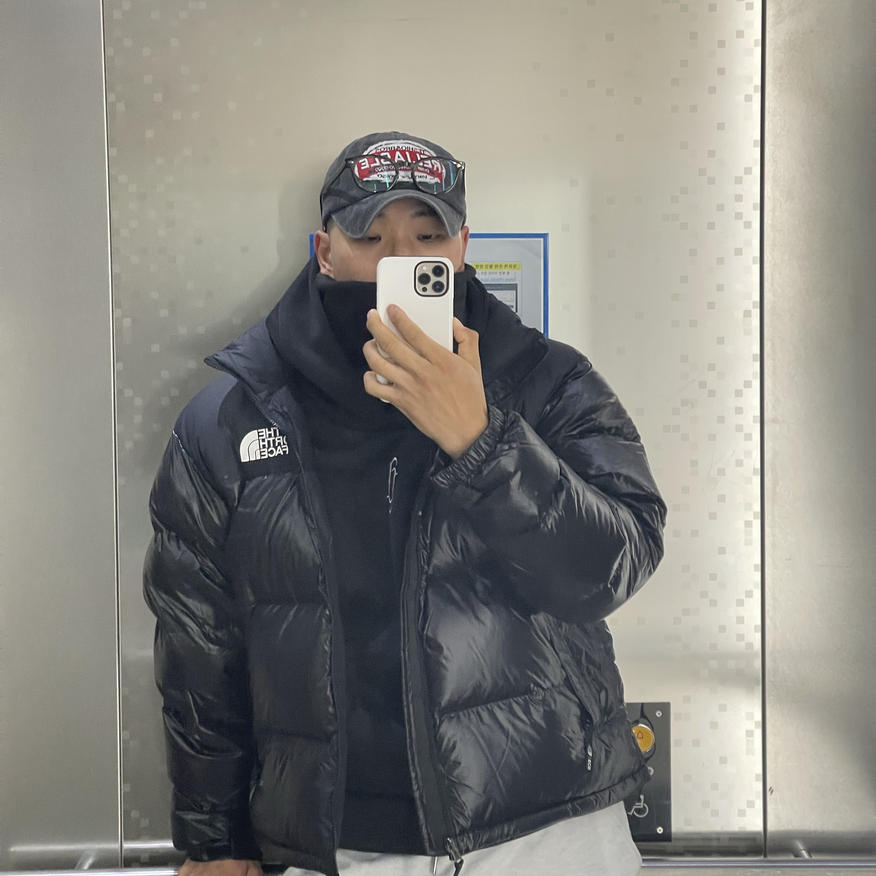 The North Face 1996 Eco Nuptse Jacket Real Black 착용 스타일