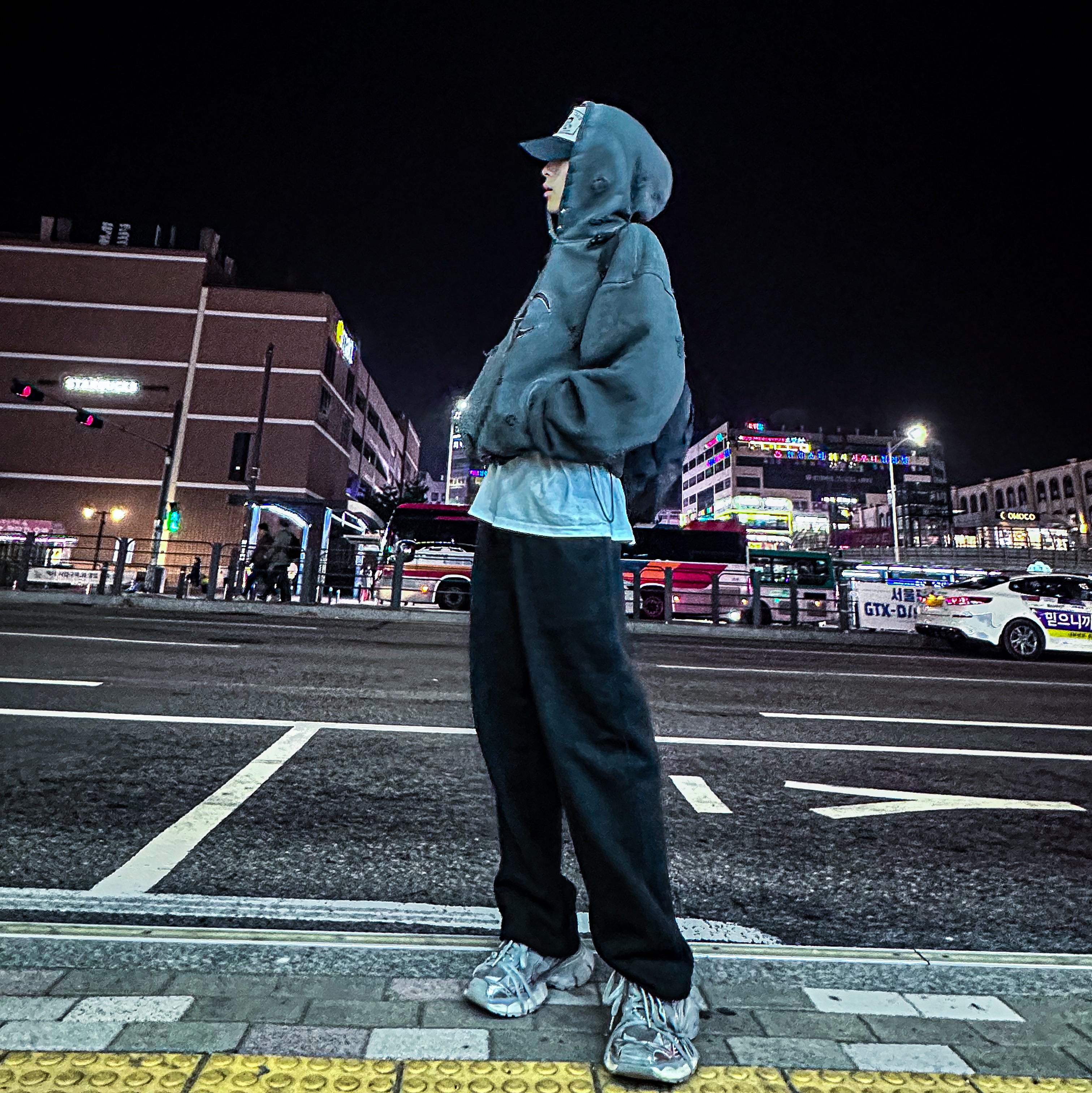 Thug Club TC Jogger Pants Black Ver. 1, Thug Club Rock Hoodie Gray 착용 스타일 - 3