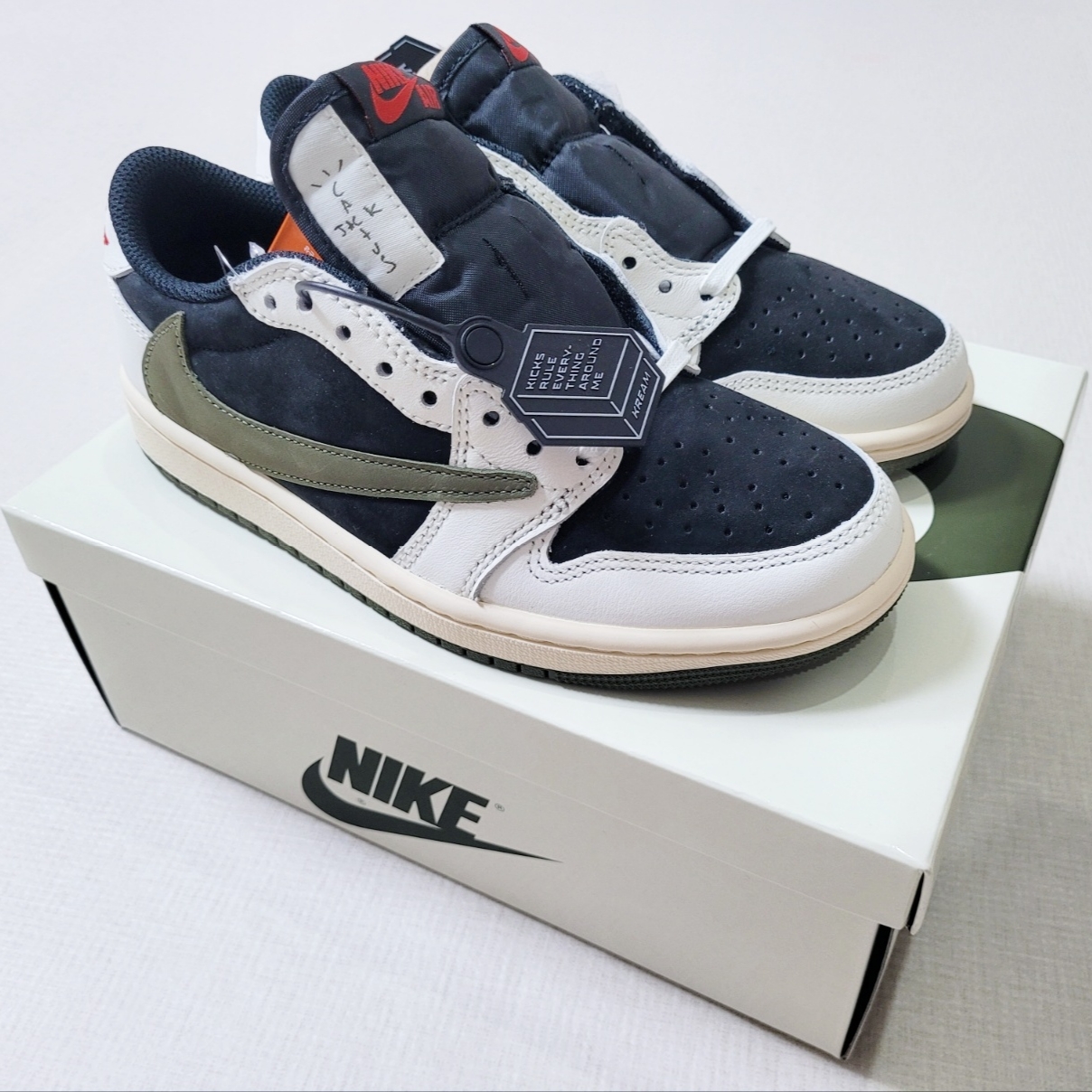 (W) Jordan 1 x Travis Scott Retro Low OG SP Medium Olive 착용 스타일