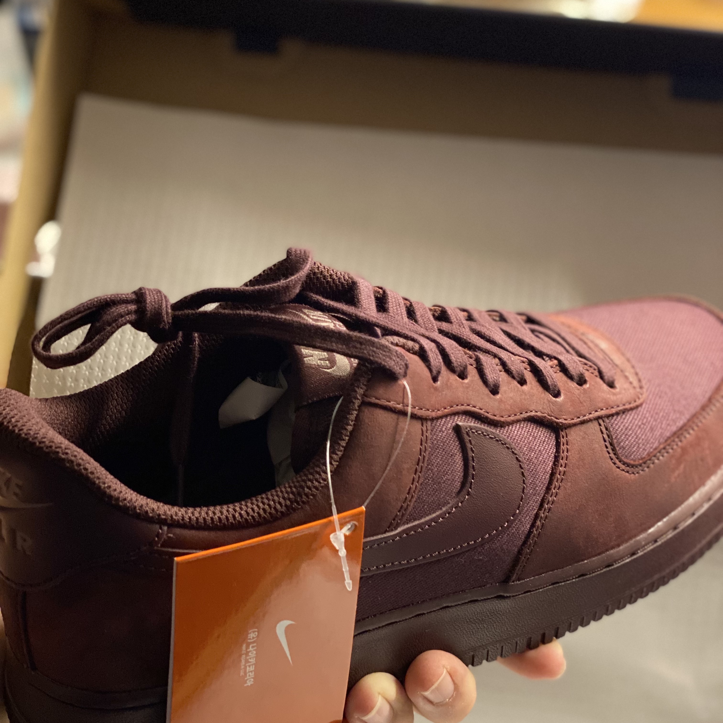 Nike Air Force 1 '07 LX Burgundy Crush 착용 스타일