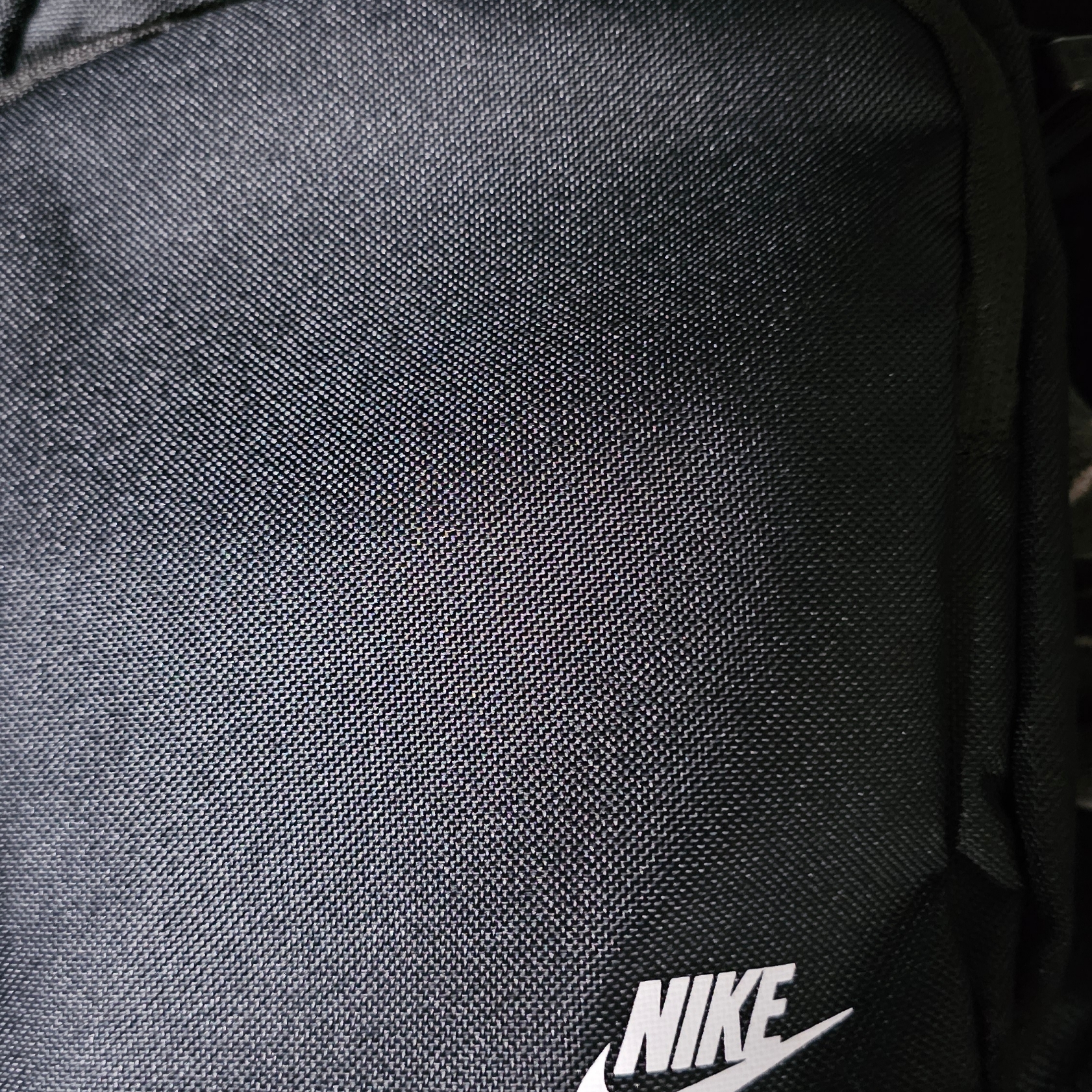 Nike Heritage Crossbody Bag 4L Black 착용 스타일