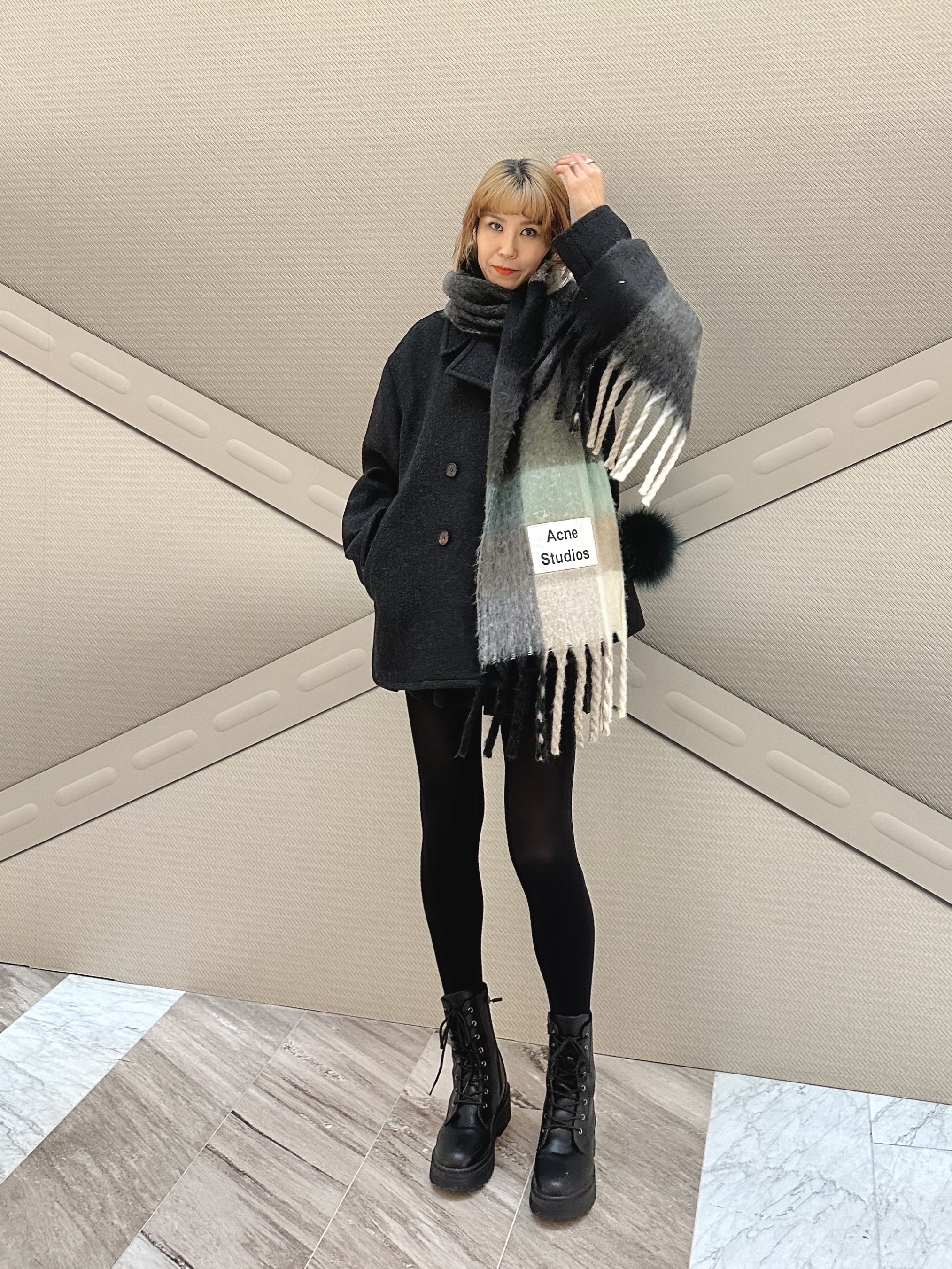 Acne Studios Mohair Check Muffler Grey Green Black 착용 스타일 - 1