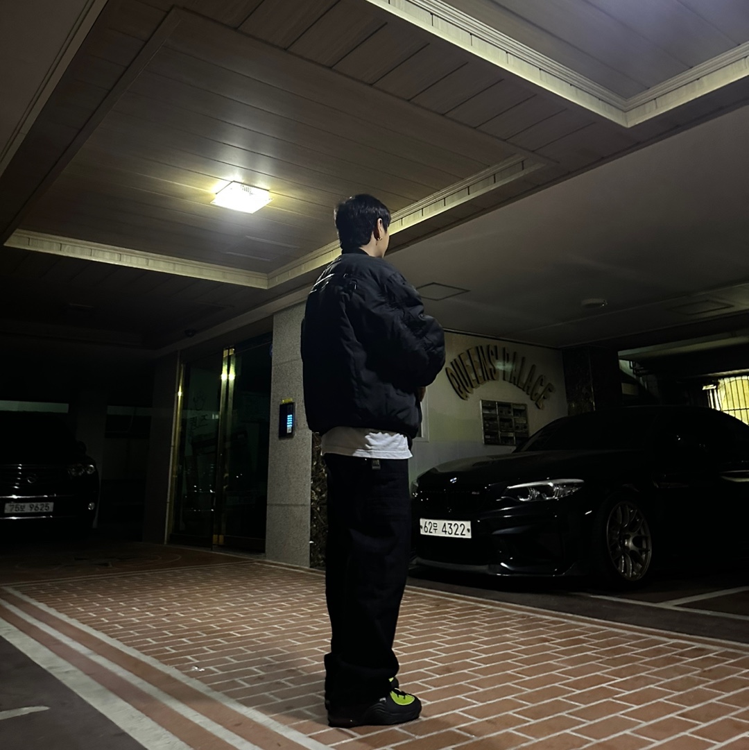 Undermycar Juggernaut Double Back Zip Steroid Bomber Triple Black - 23SS, Nike x Stussy Air Penny II Vivid Green and Black 착용 스타일