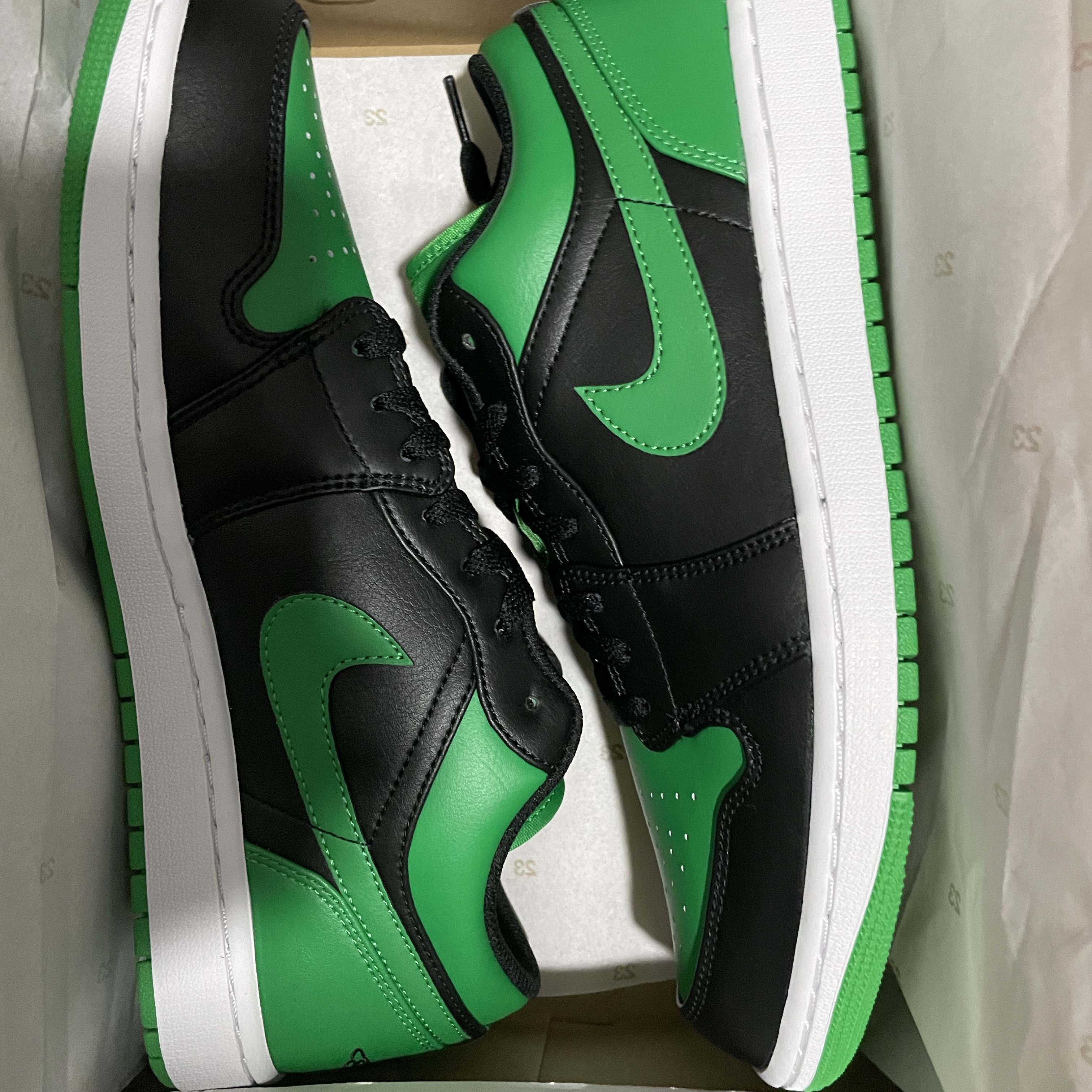 Jordan 1 Low Lucky Green 착용 스타일