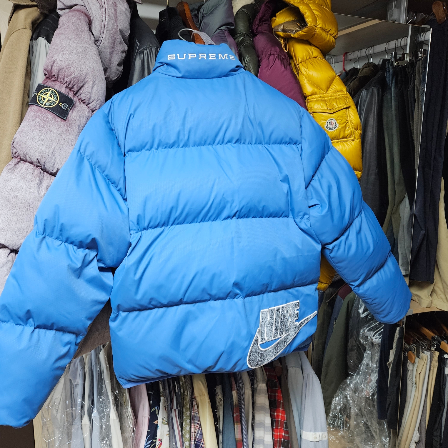 Supreme x Nike Reversible Puffy Jacket Blue - 21SS 착용 스타일 - 2