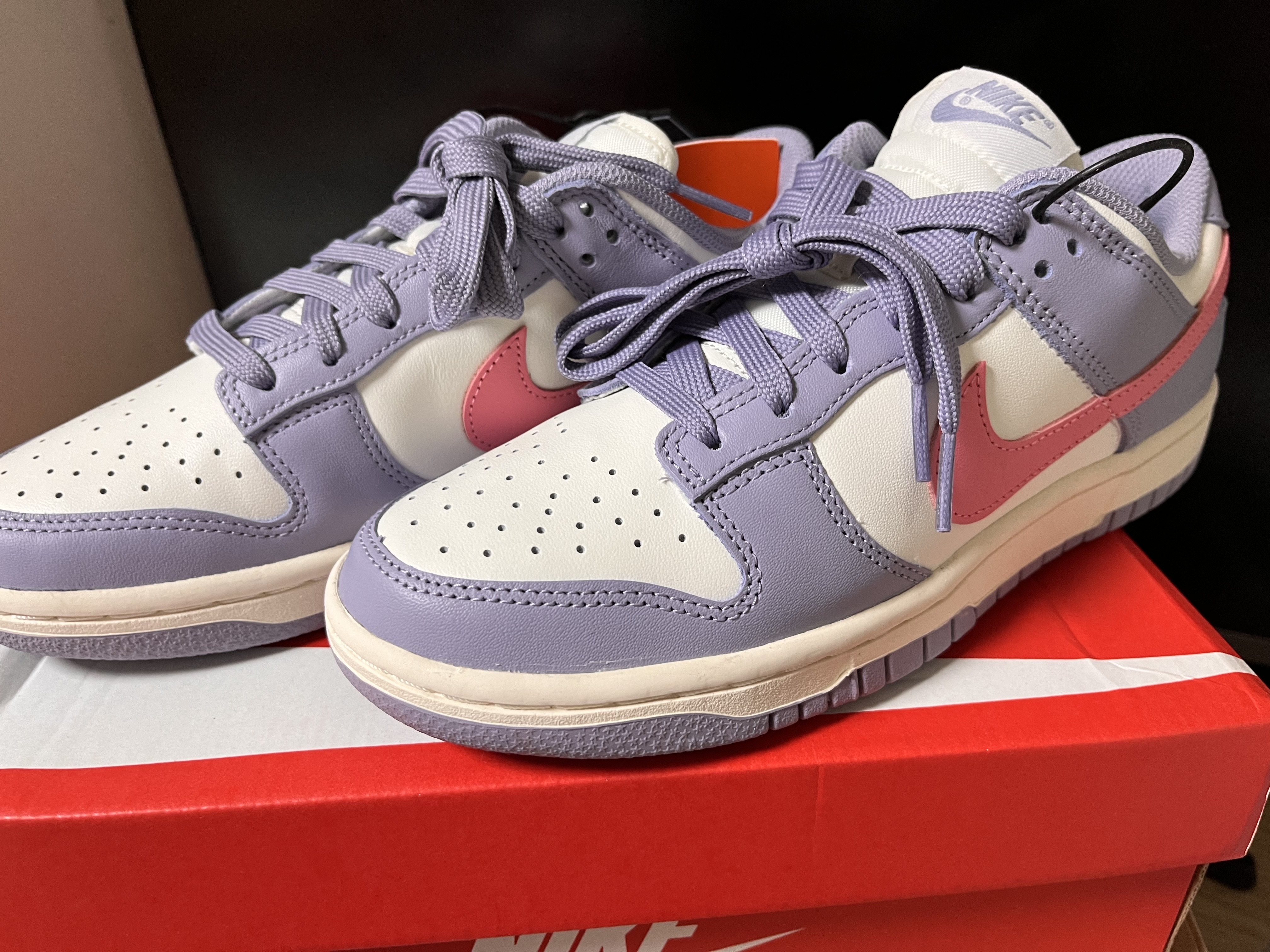 (W) Nike Dunk Low Indigo Haze Coral Chalk 착용 스타일 - 1