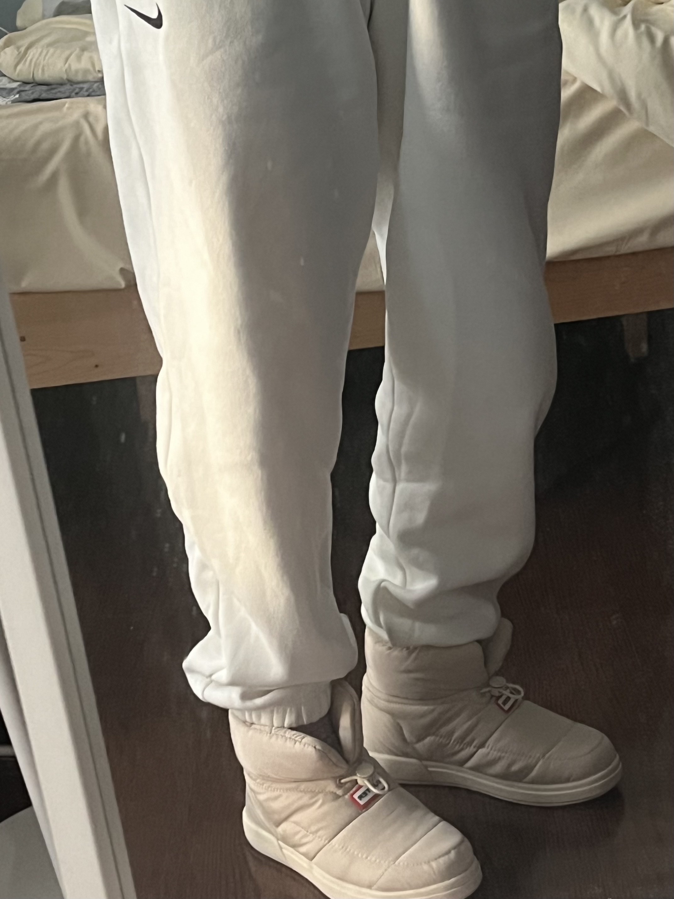 (W) Hunter In Out Puffer Booties Canvas Cream 착용 스타일