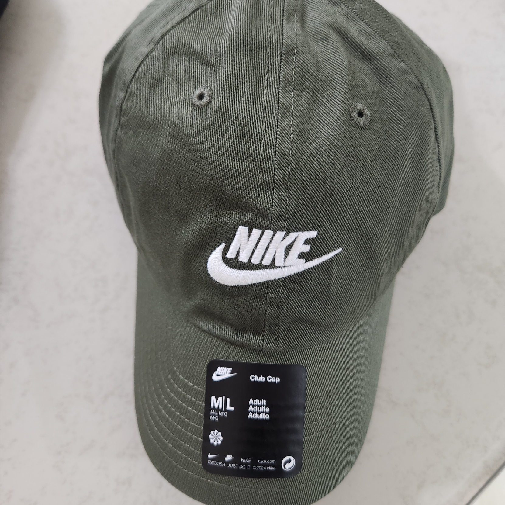 Nike Club Unstructured Futura Washed Cap Khaki 착용 스타일