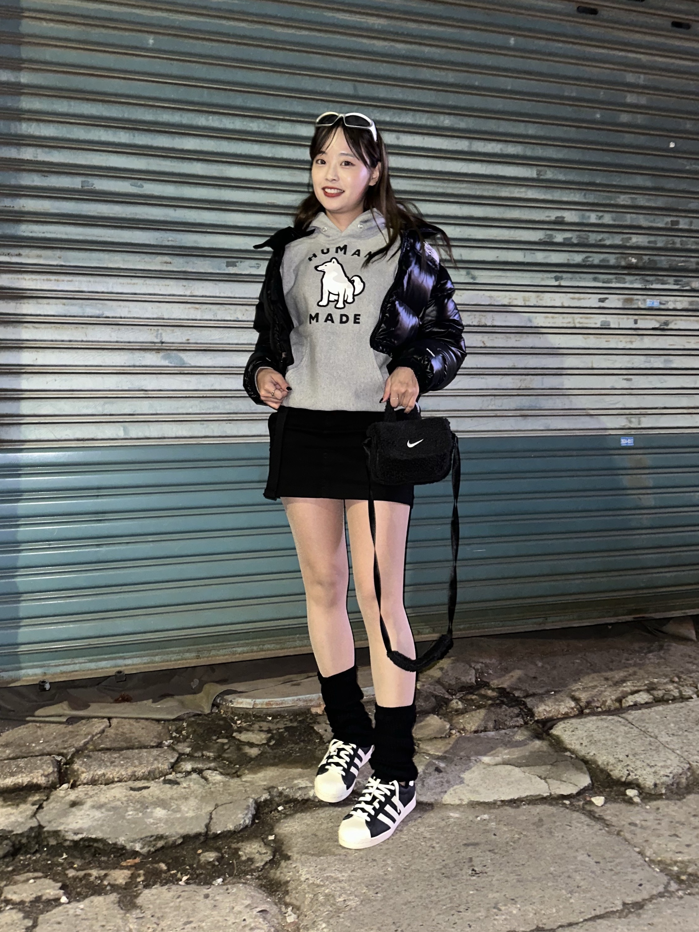 Human Made Worksout 20th Anniversary Jindo Dog Heavy Weight Hoodie Grey, (Kids) Nike NSW Faux Fur Crossbody Bag Black 착용 스타일 - 2
