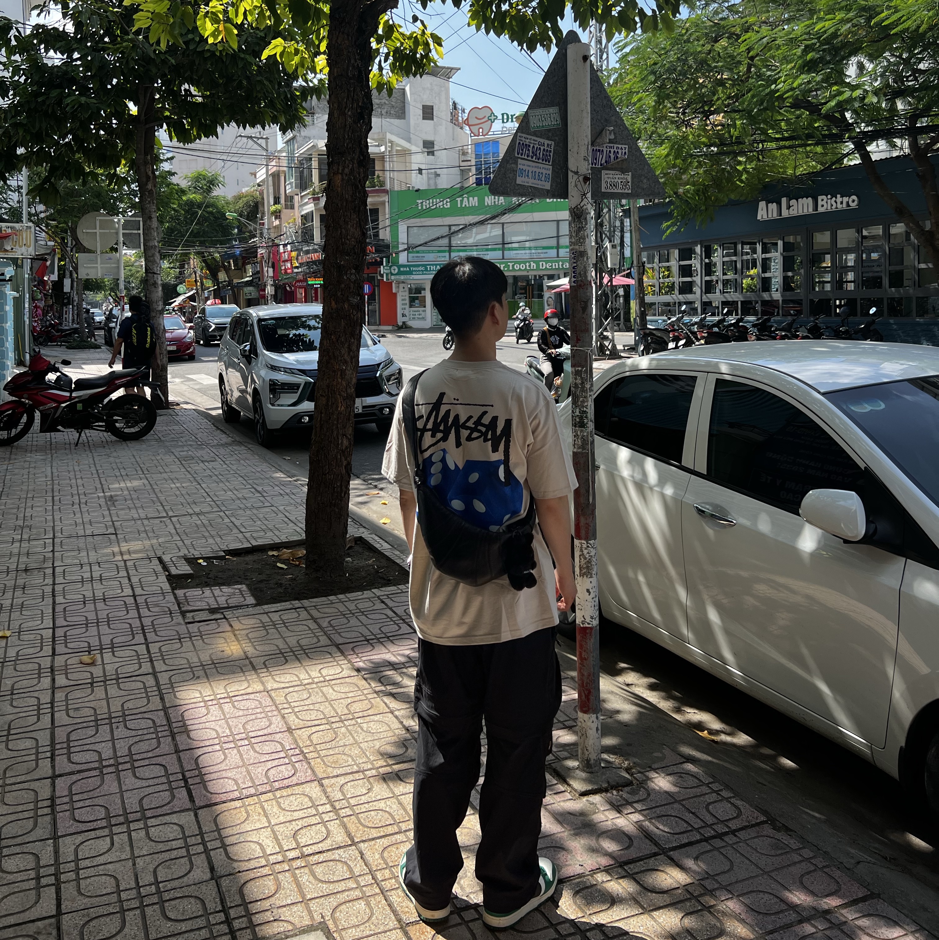 Matin Kim Black Bunny Toy Keyring Black, Nike ACG Smith Summit Cargo Pants Black - Asia 착용 스타일