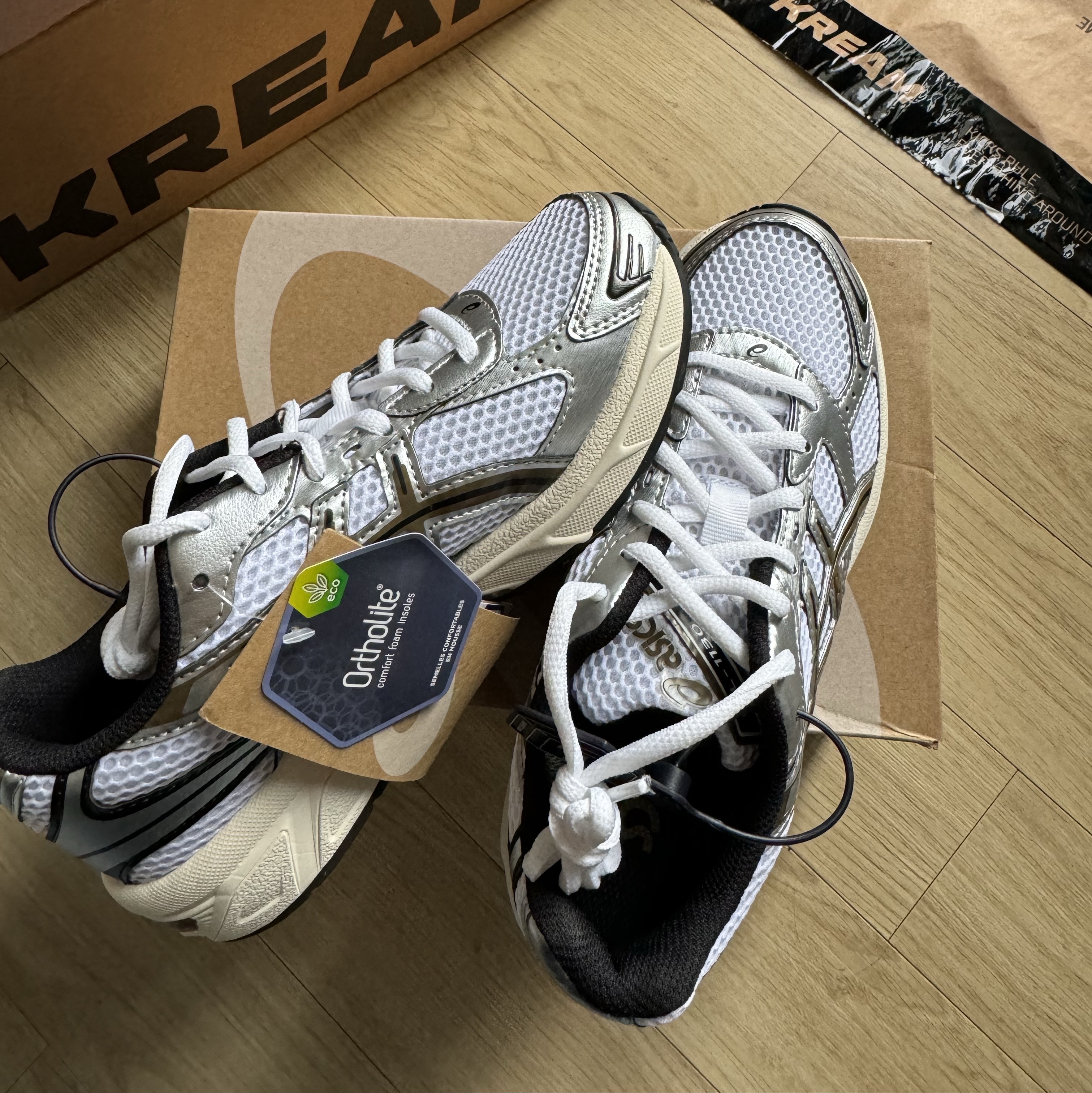 Asics Gel-1130 White Clay Canyon 착용 스타일