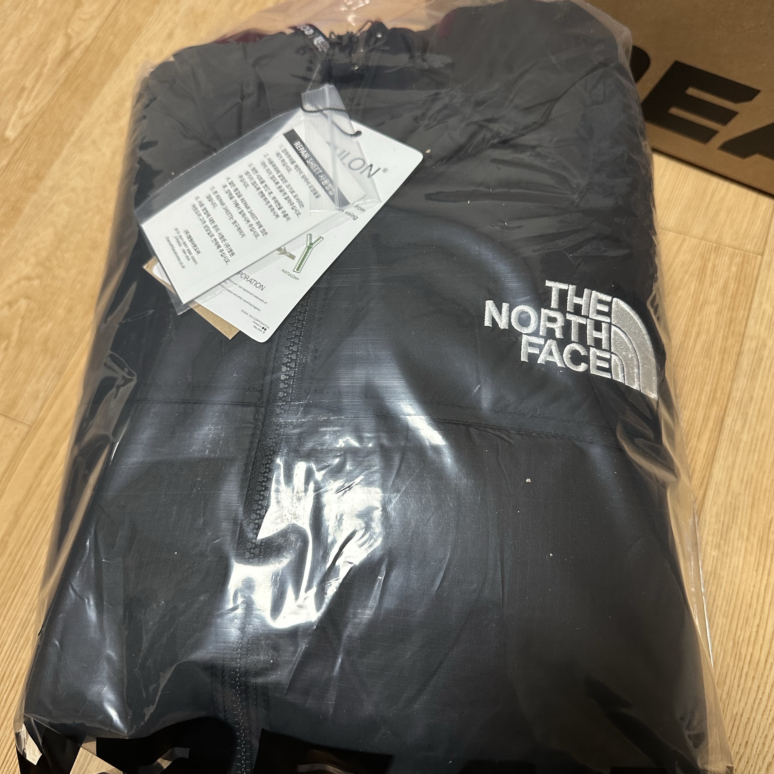 The North Face 1996 Eco Nuptse Jacket Black 착용 스타일 - 1