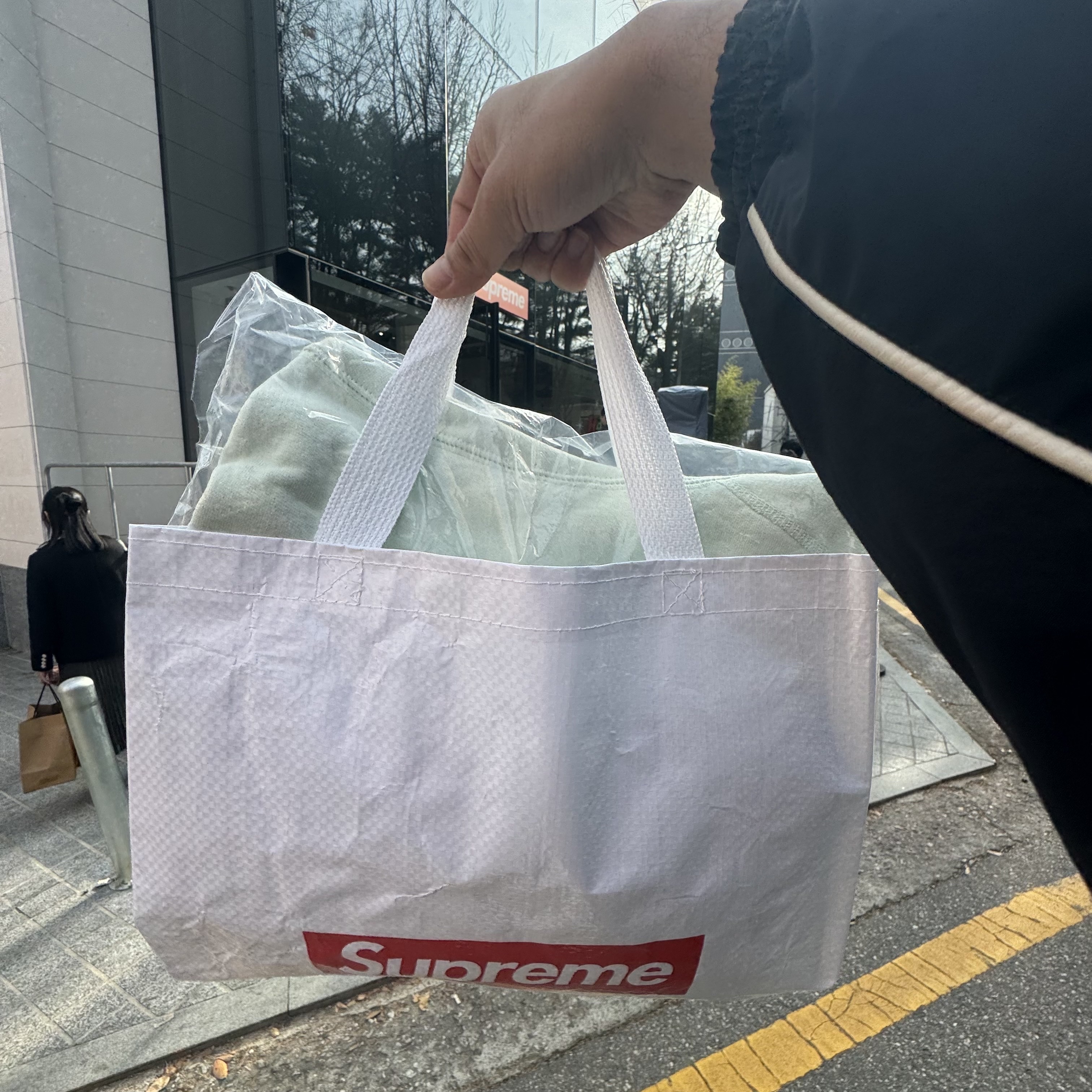 Ader Error Bashar Jumper Noir, Supreme Hooded Soccer Jersey White - 23FW 착용 스타일 - 4