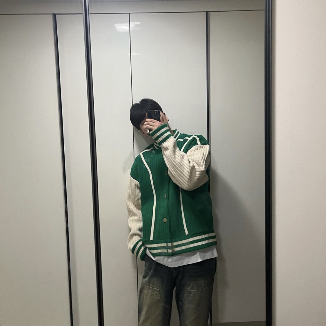Ader Error Tomb Cardigan Green 착용 스타일