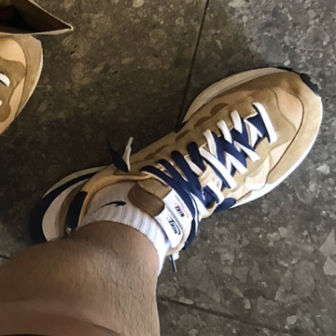 Nike x Sacai VaporWaffle Sesame and Blue Void 착용 스타일