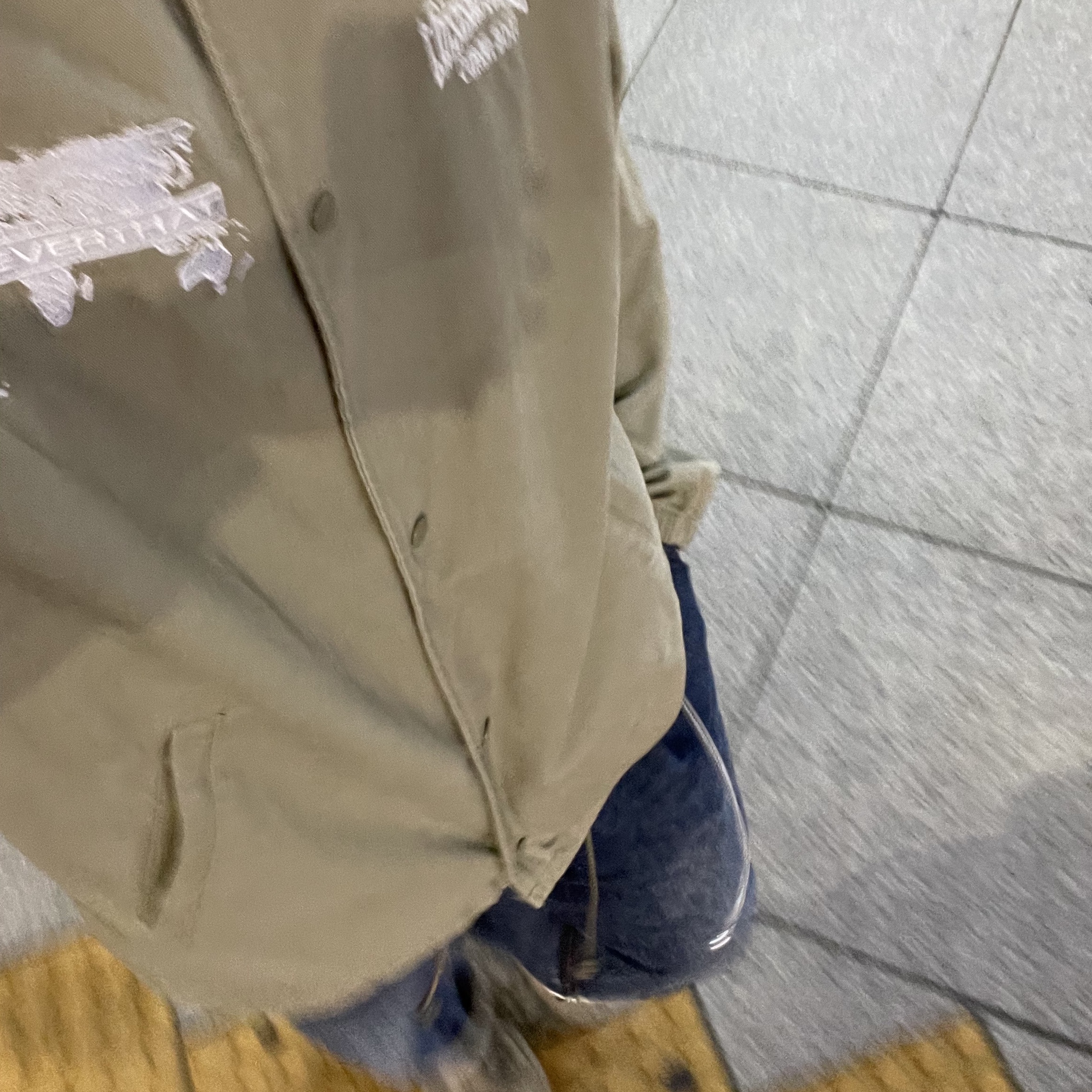 New Balance 2002R Grey 착용 스타일 - 3