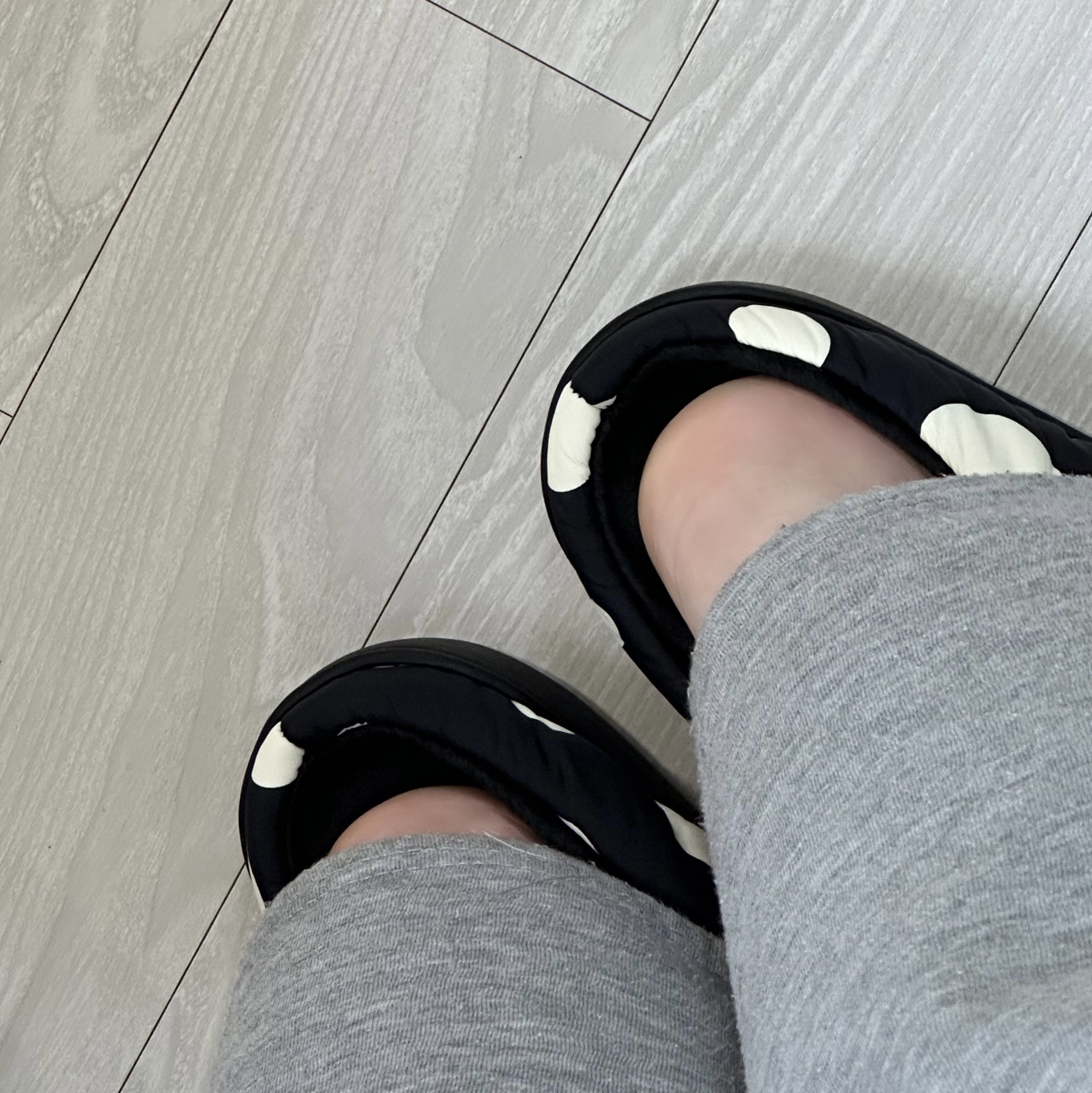 Subu Down Sandal Cream Snow Dot 착용 스타일 - 4