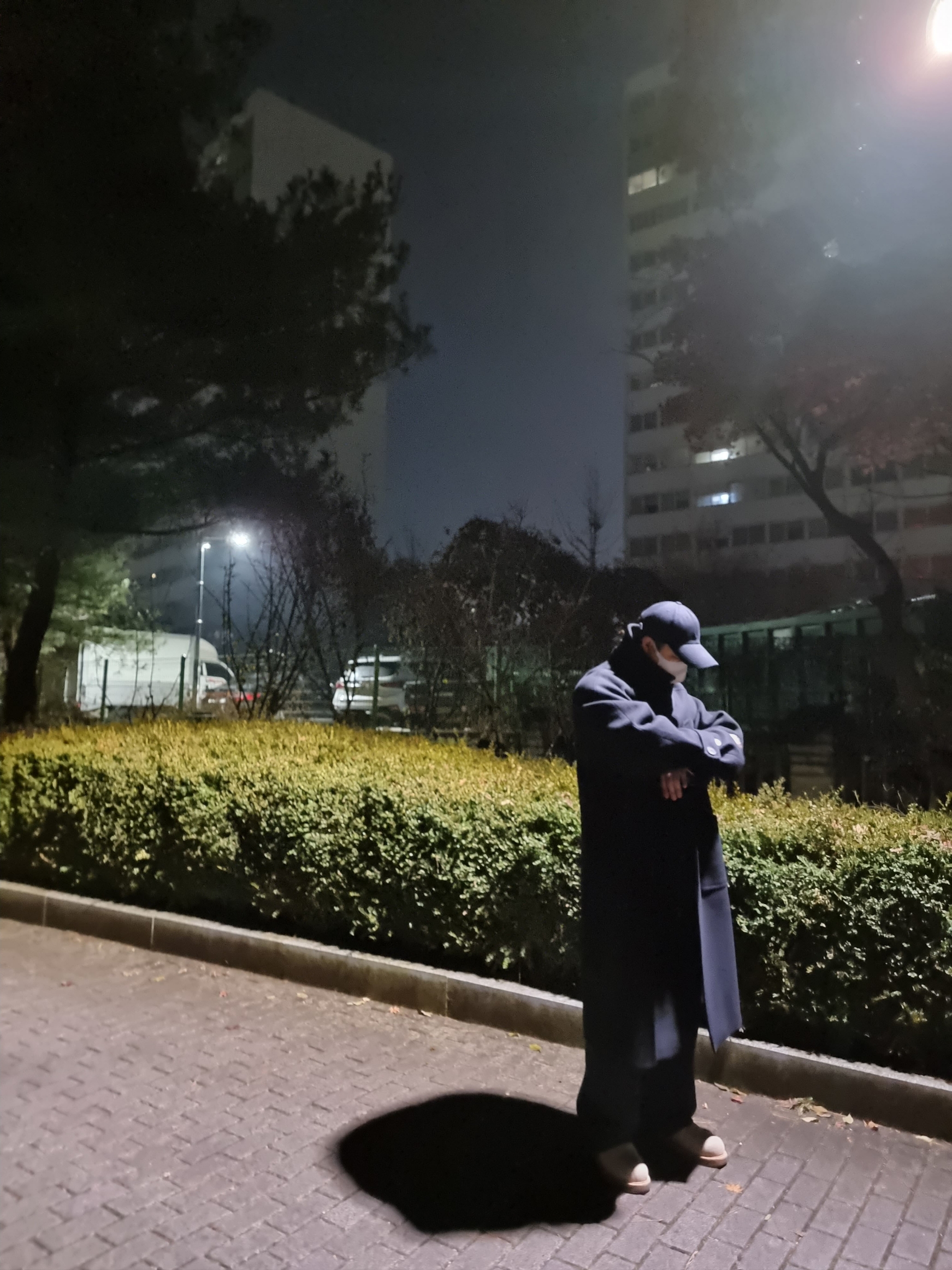 Undermycar Legion.02 Balmacaan Oversized Wool Coat Black 착용 스타일 - 2
