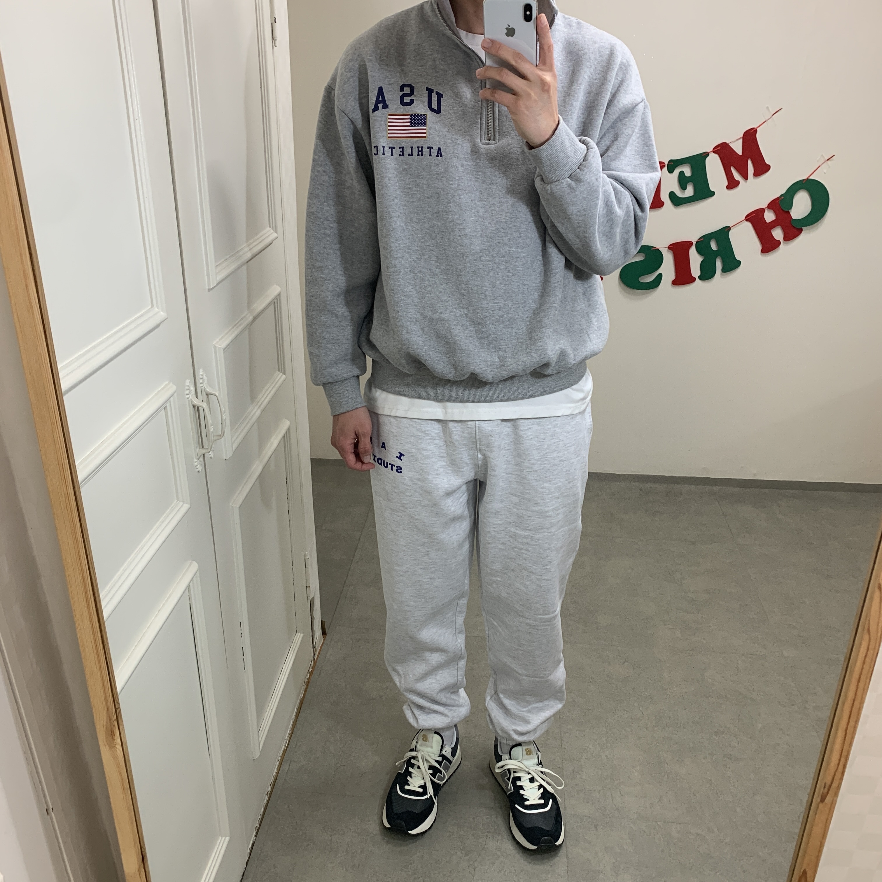 IAB Studio Sweatpants Light Gray, New Balance 574 Legacy Black 착용 스타일 - 2