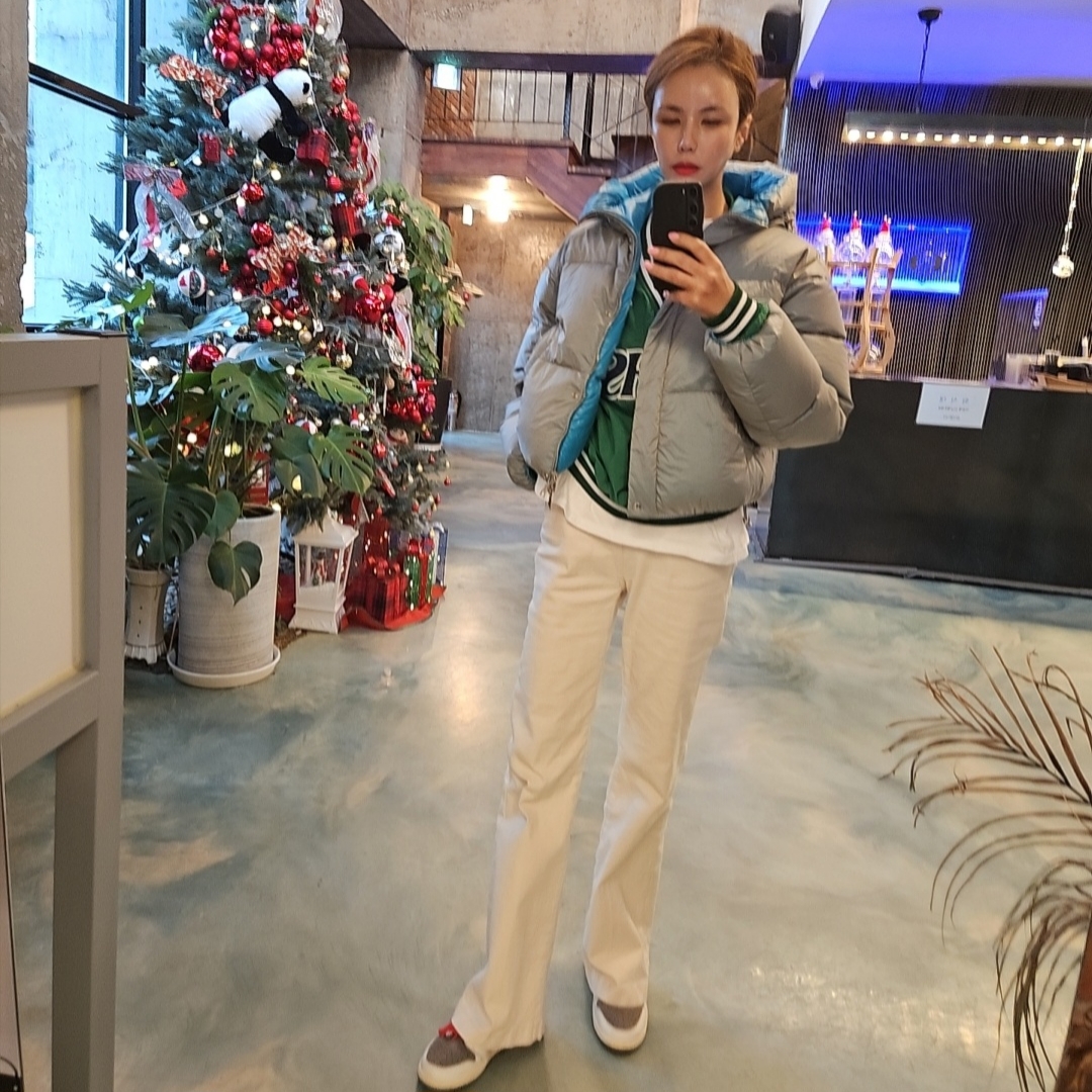 MAC Lustreglass Lipsitck No Photos, (Kids) Moncler Tib Down Vest Leaf Green - 23FW 착용 스타일 - 3