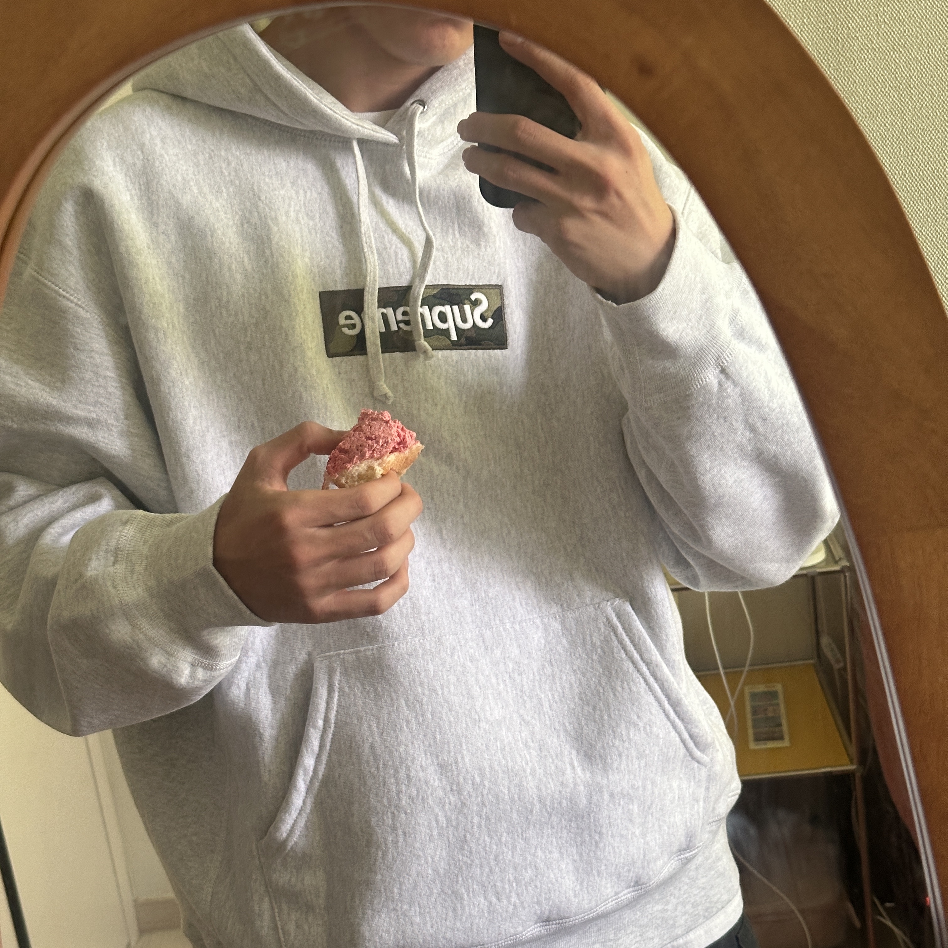 Supreme Box Logo Hooded Sweatshirt Ash Grey - 23FW 착용 스타일 - 2