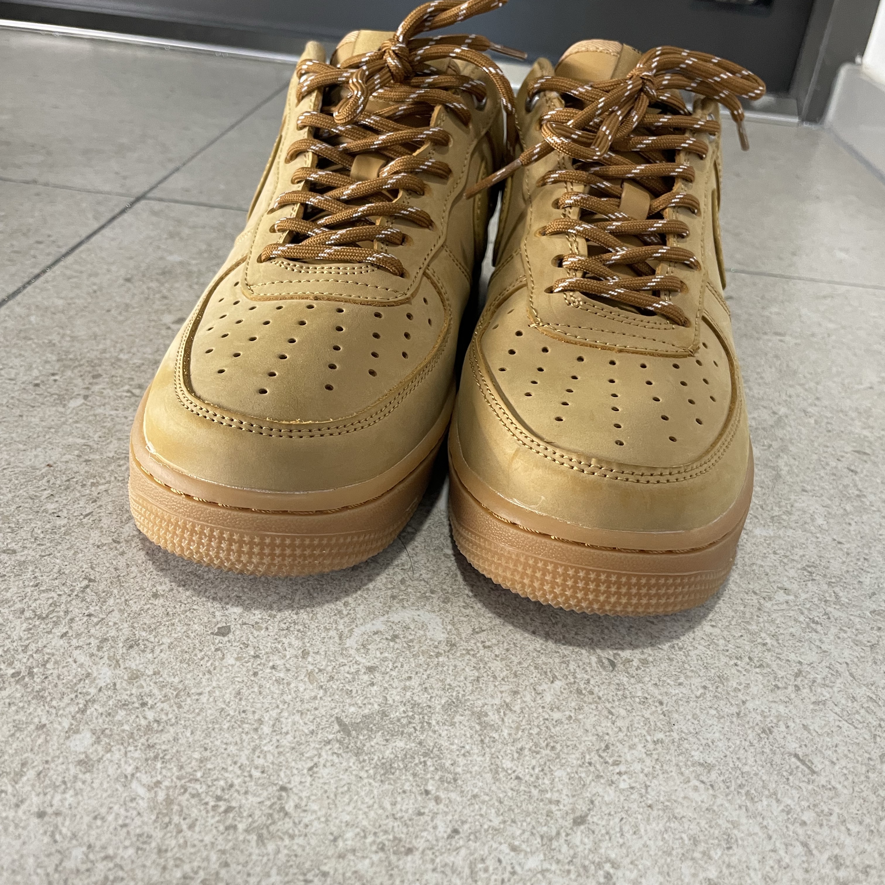 Nike Air Force 1 '07 WB Flax 착용 스타일 - 1