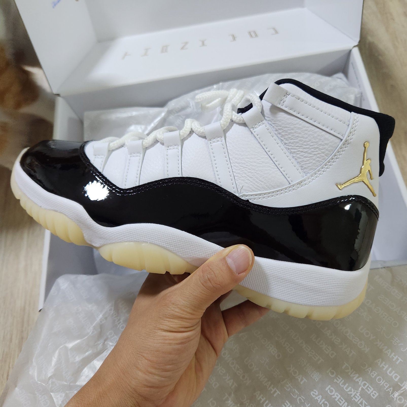 Jordan 11 Retro Gratitude 착용 스타일