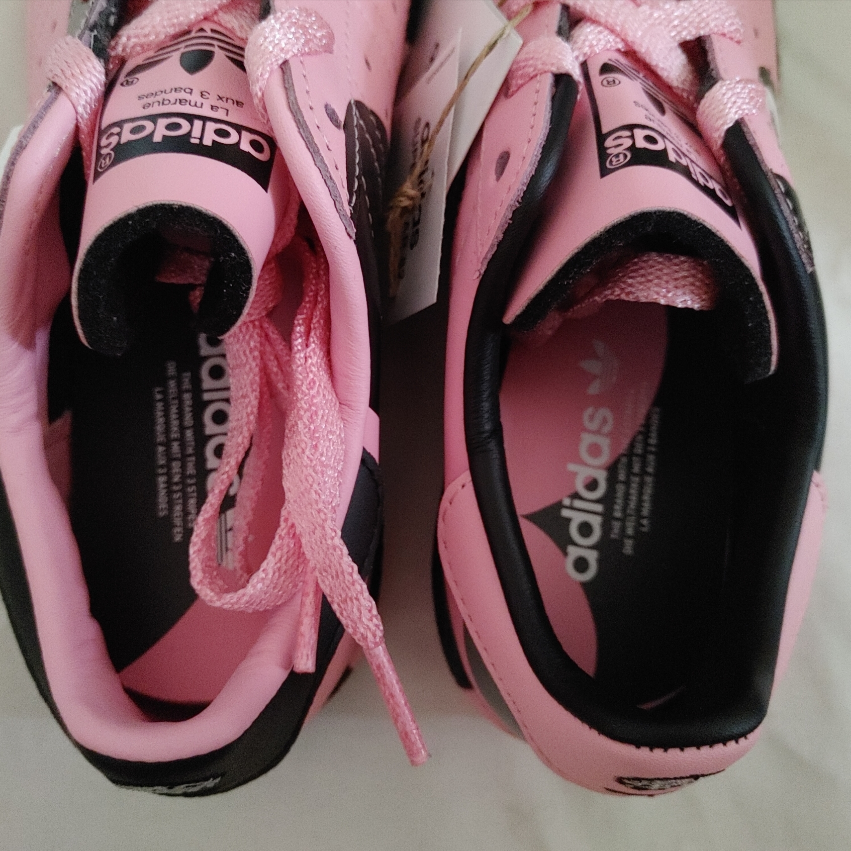 Adidas x Face Superstar 82 Light Pink Core Black 착용 스타일 - 1