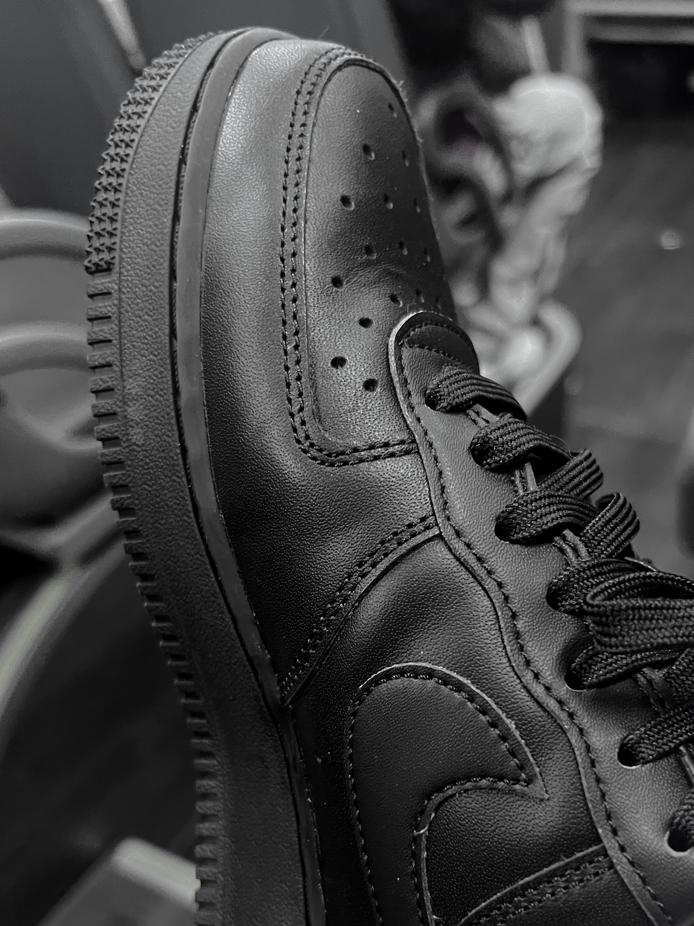 Nike Air Force 1 '07 Fresh Black 착용 스타일 - 2