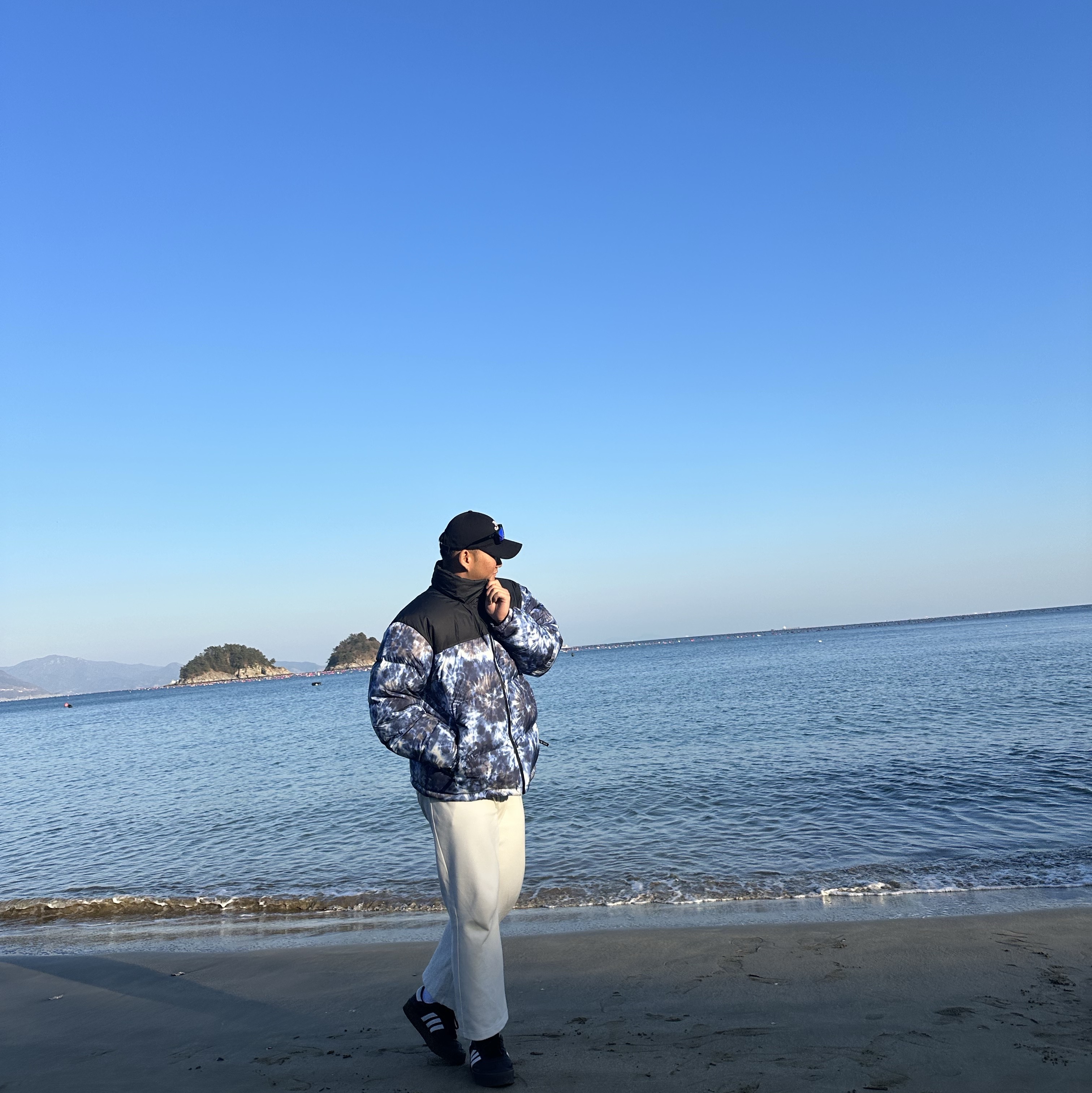 The North Face 1996 Novelty Nuptse Jacket Ink Blue 착용 스타일 - 1